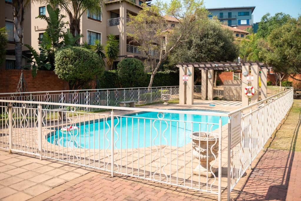 Hotel Stunning 2 Bed Modern Apartment