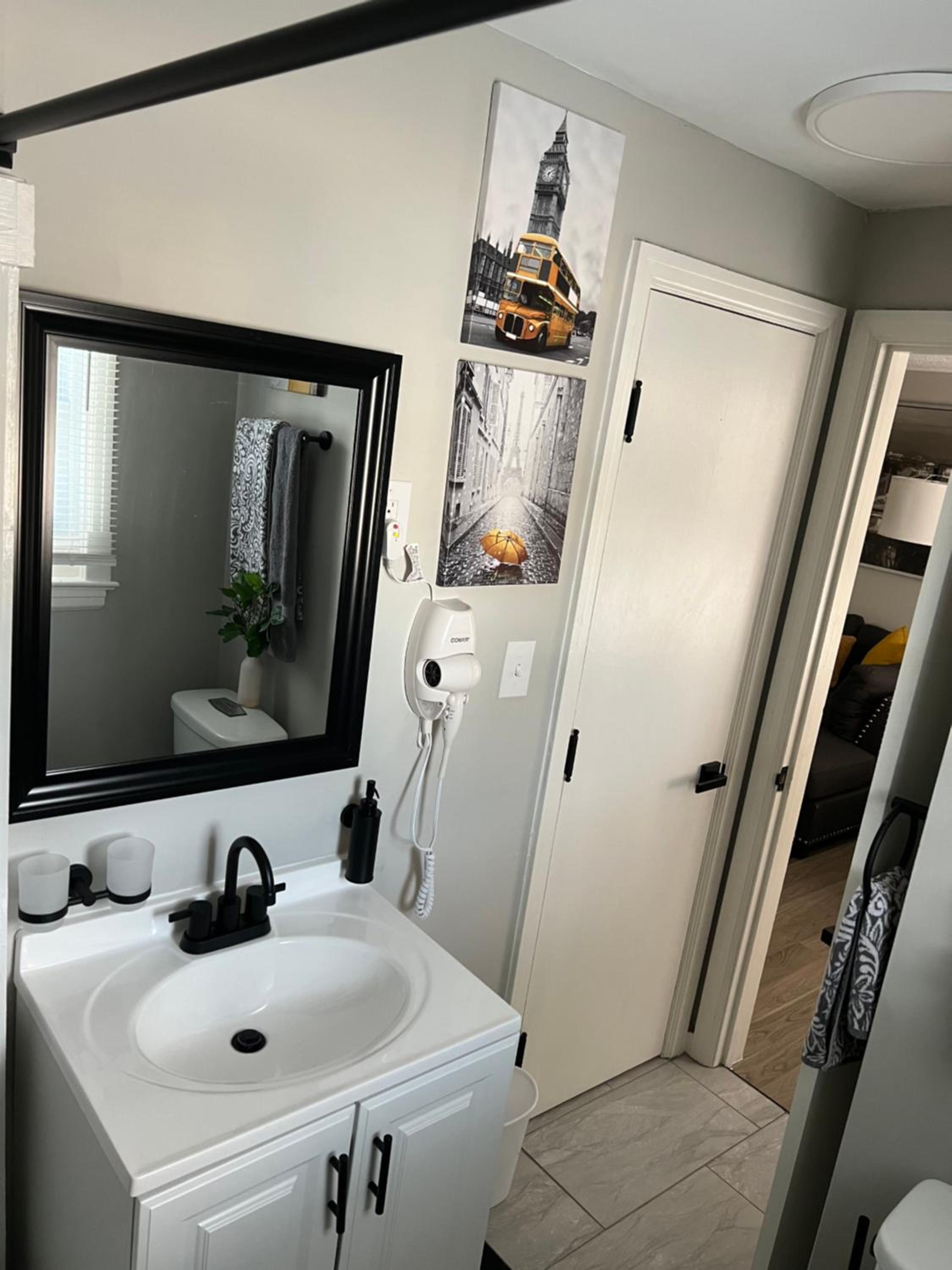 Cozy Studio Centrally Located