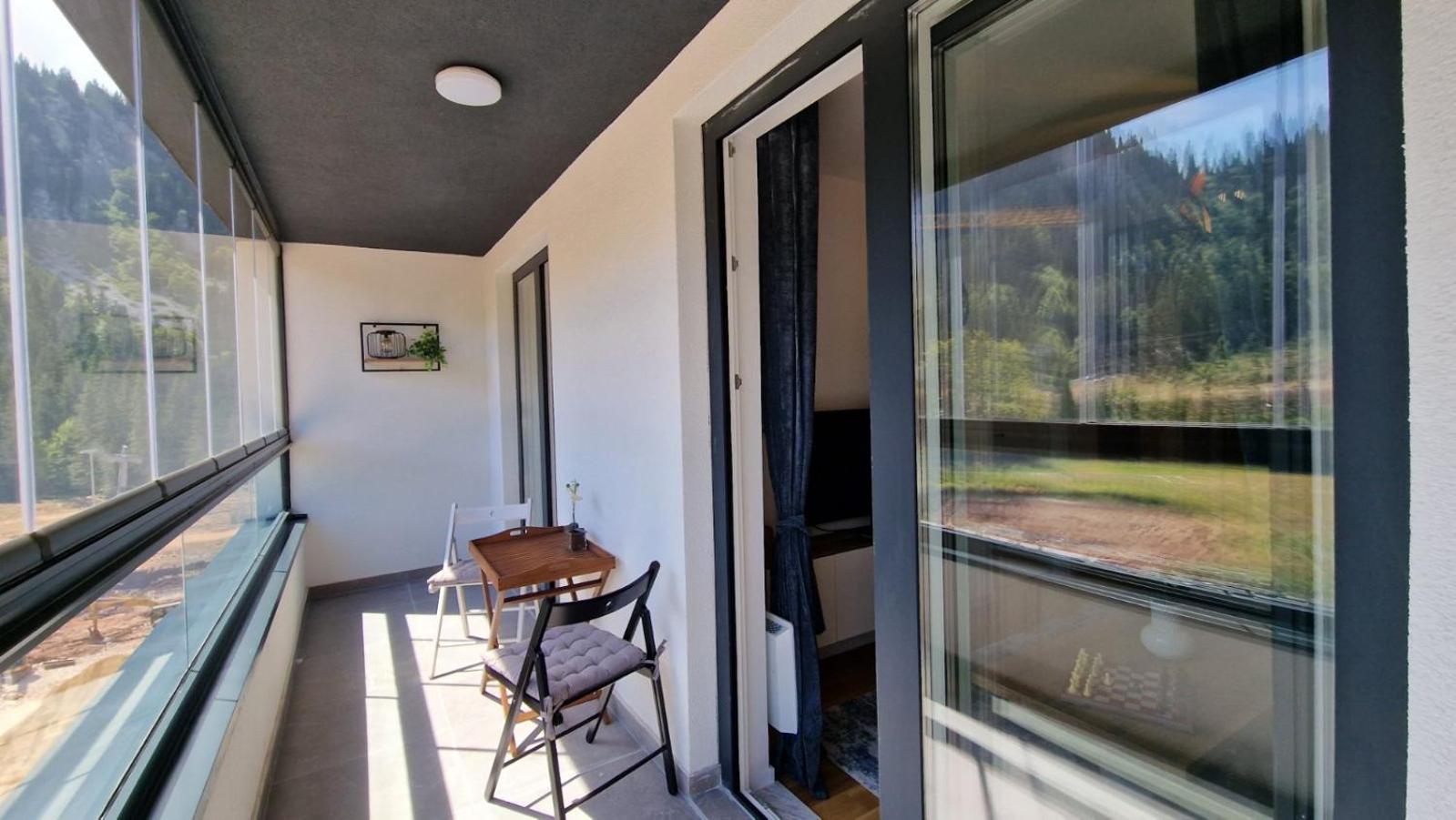 Engadin's 1BDR Apartment near Ski lift