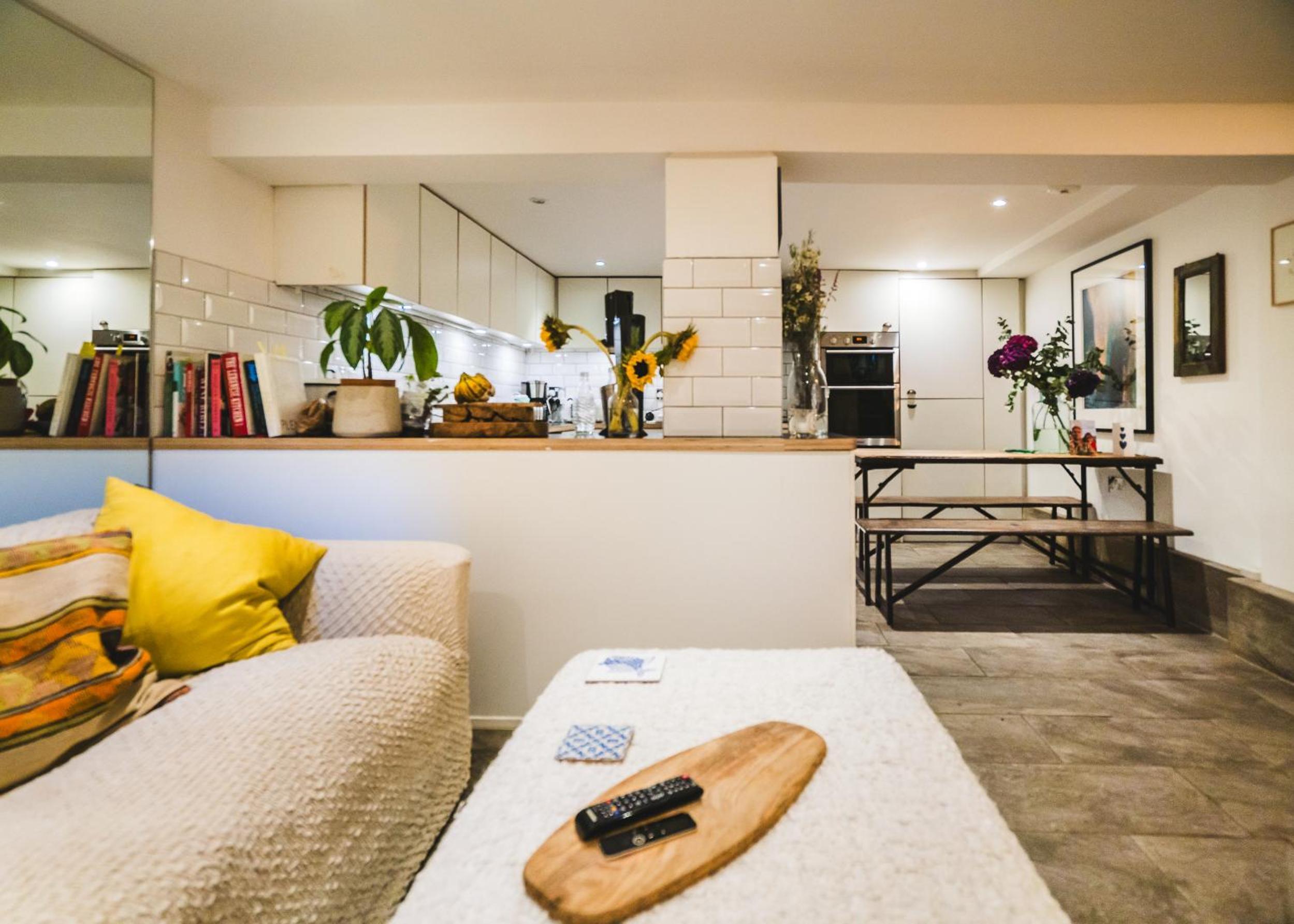 Stunning 2BR, split-level Flat w garden, Deptford