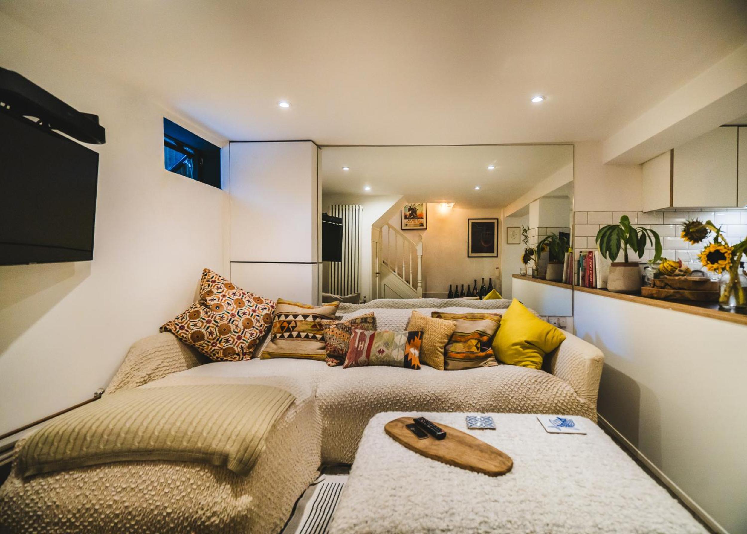 Stunning 2BR, split-level Flat w garden, Deptford
