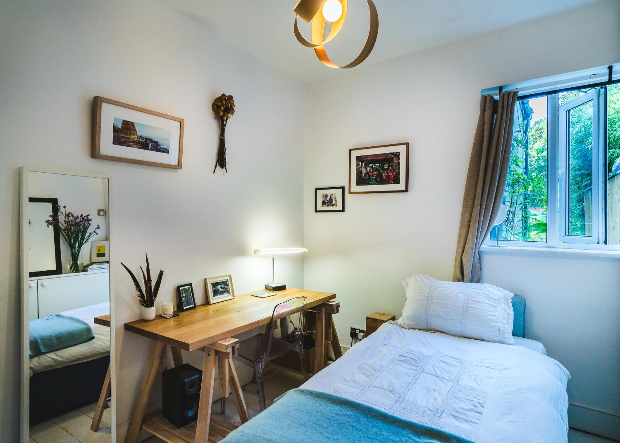 Stunning 2BR, split-level Flat w garden, Deptford