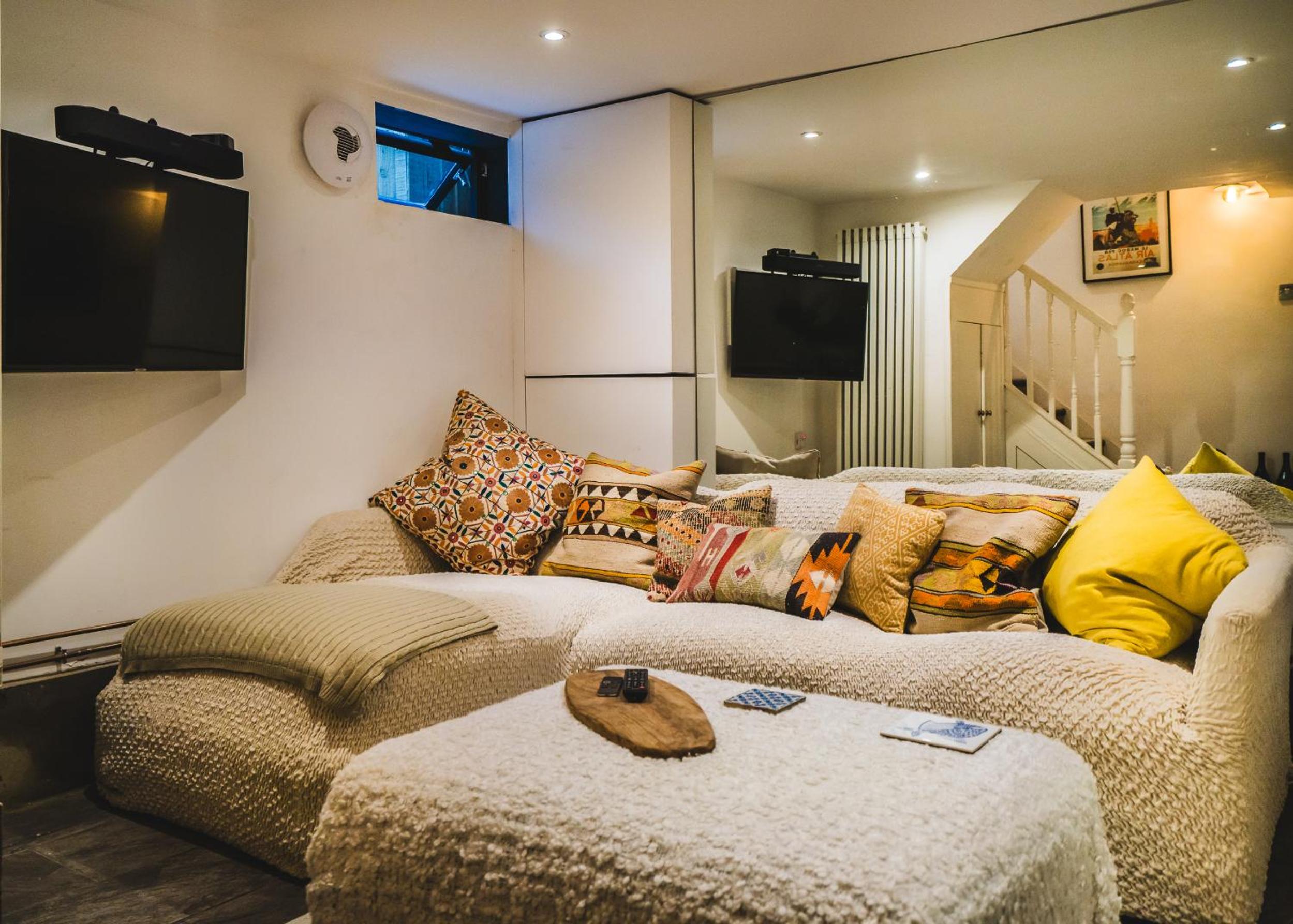 Stunning 2BR, split-level Flat w garden, Deptford