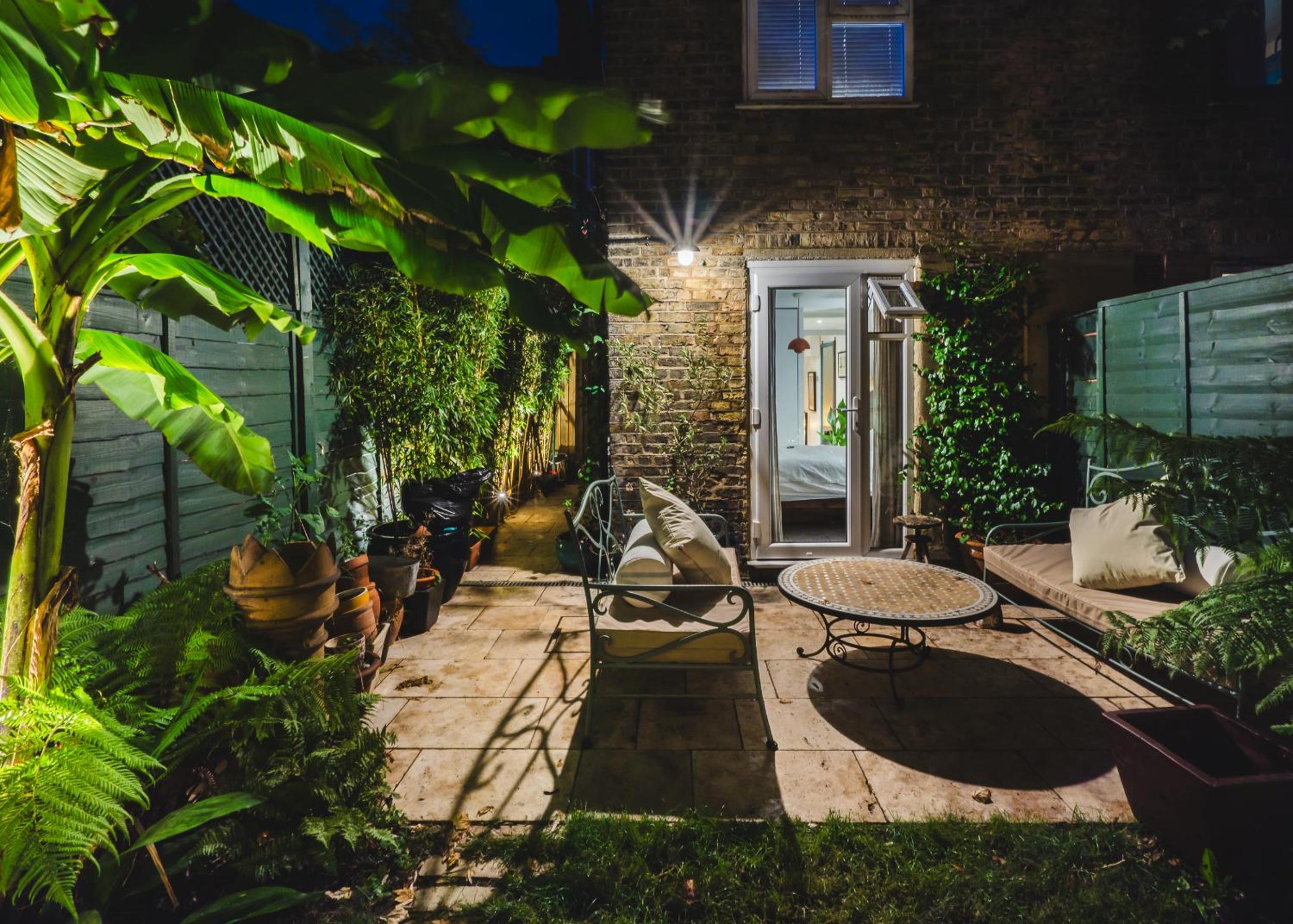 Stunning 2BR, split-level Flat w garden, Deptford