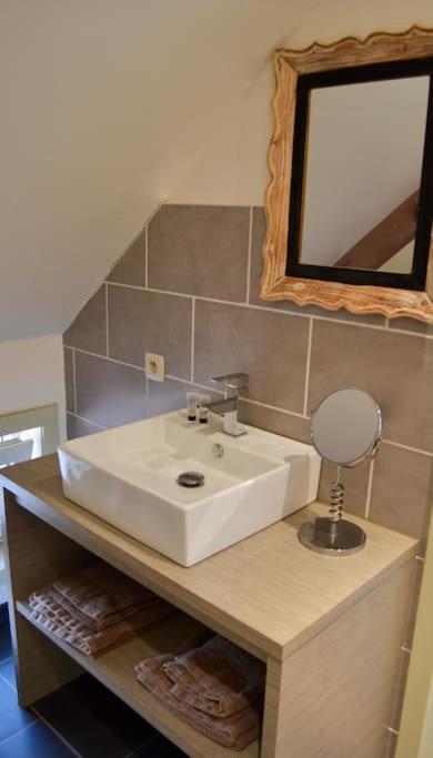 Vakantiewoning 't Sevencoote - terras - privé parking - Zevekote