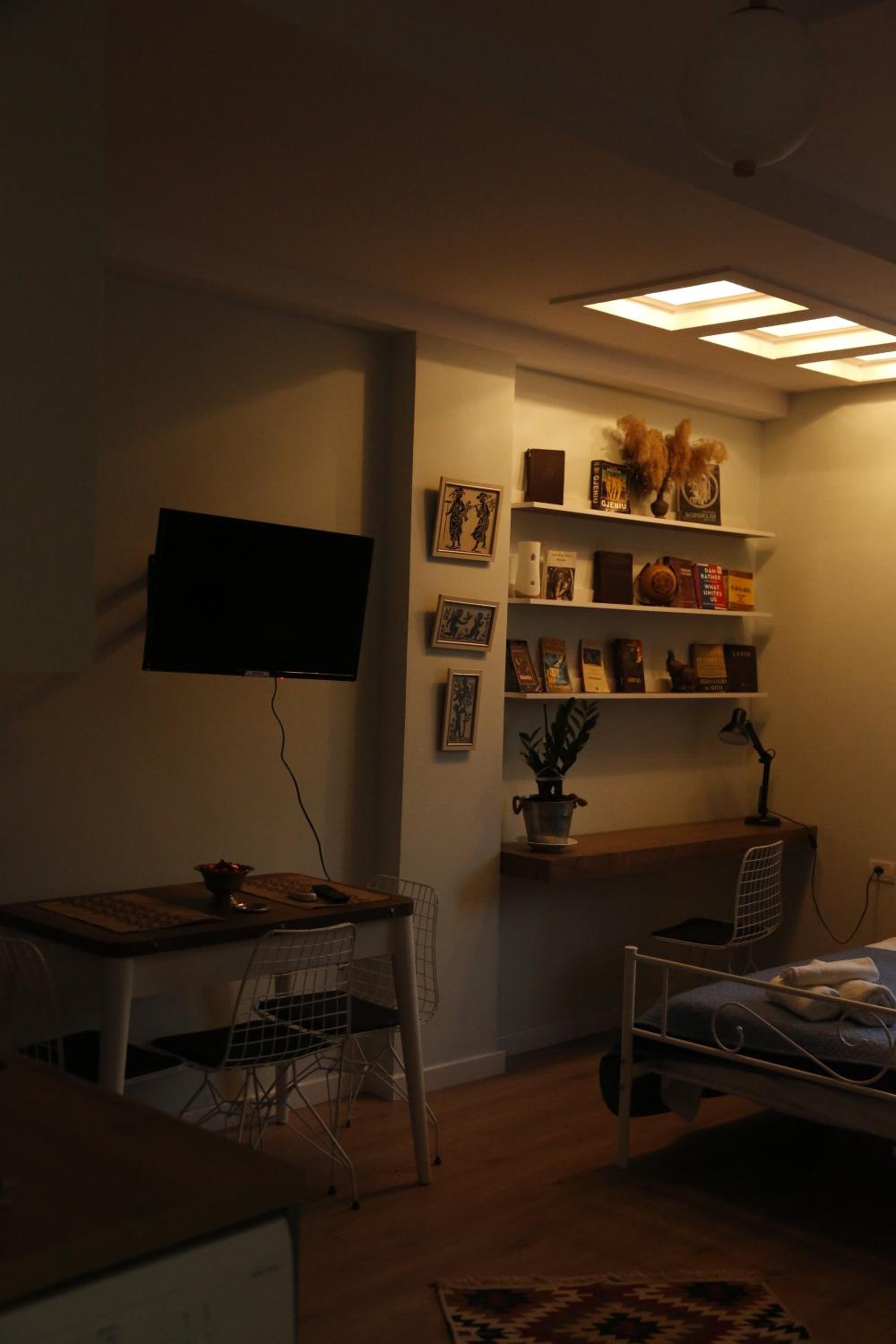 Illyrian studio apartment 1