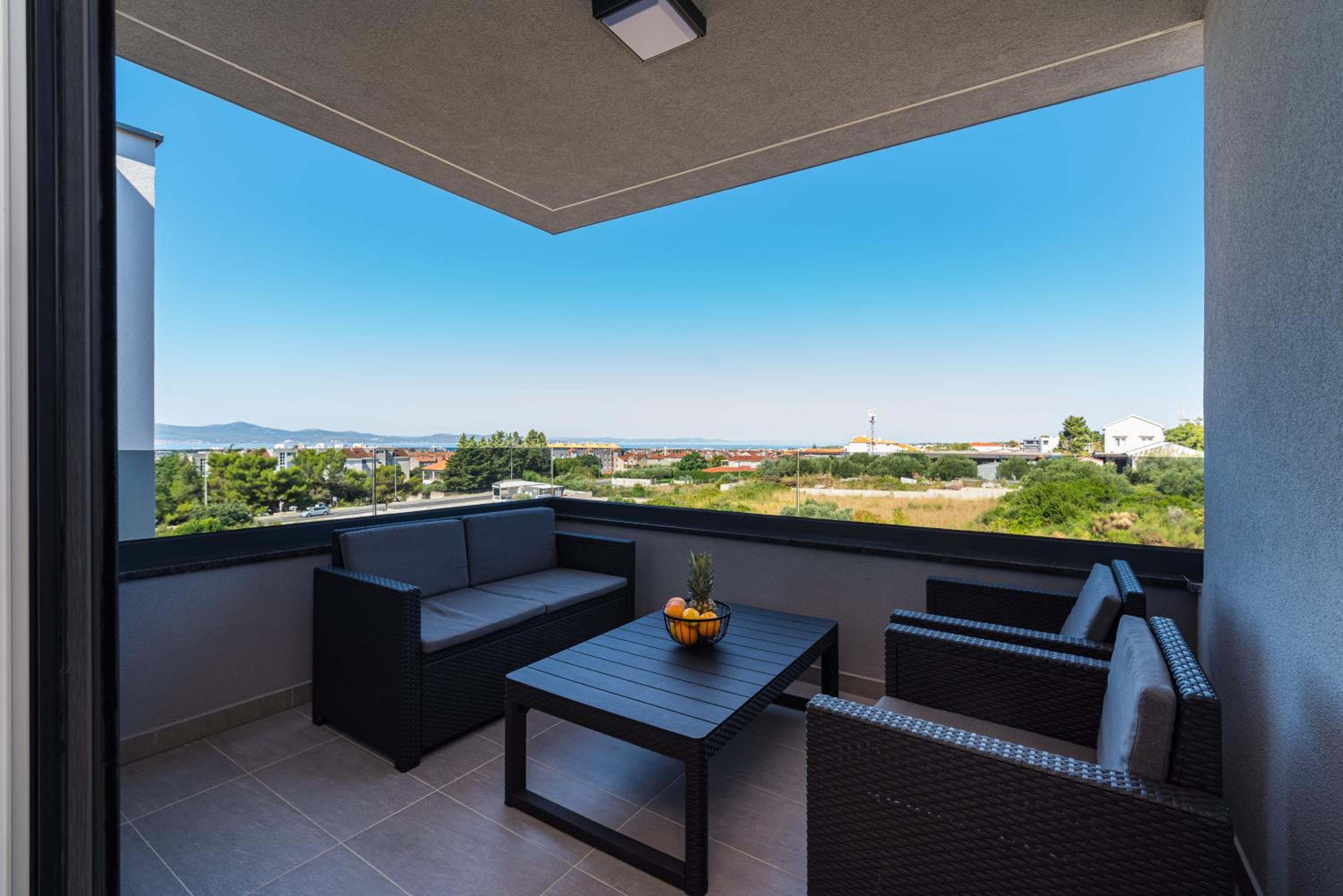 Skyline Luxe view 3