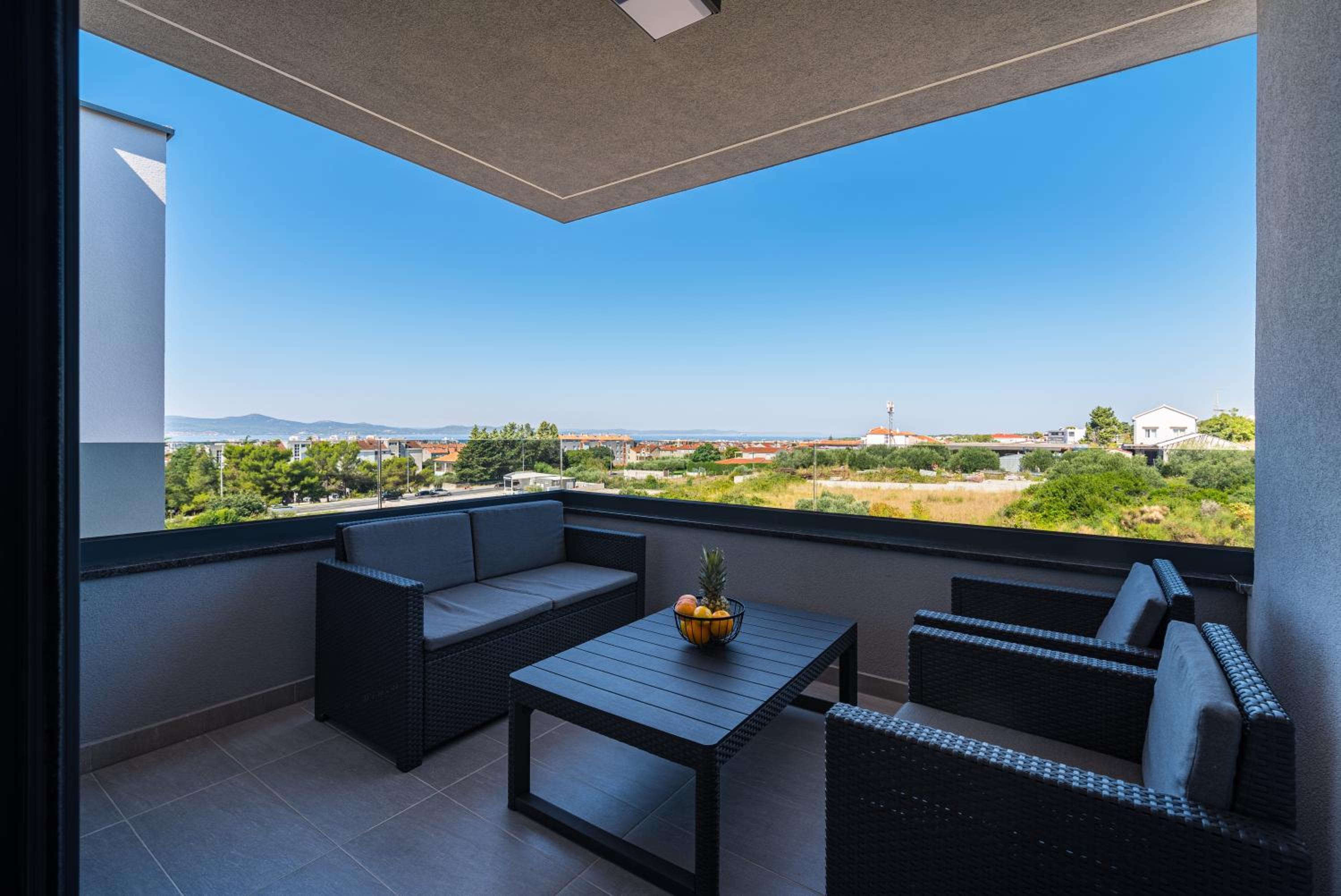 Skyline Luxe view 5