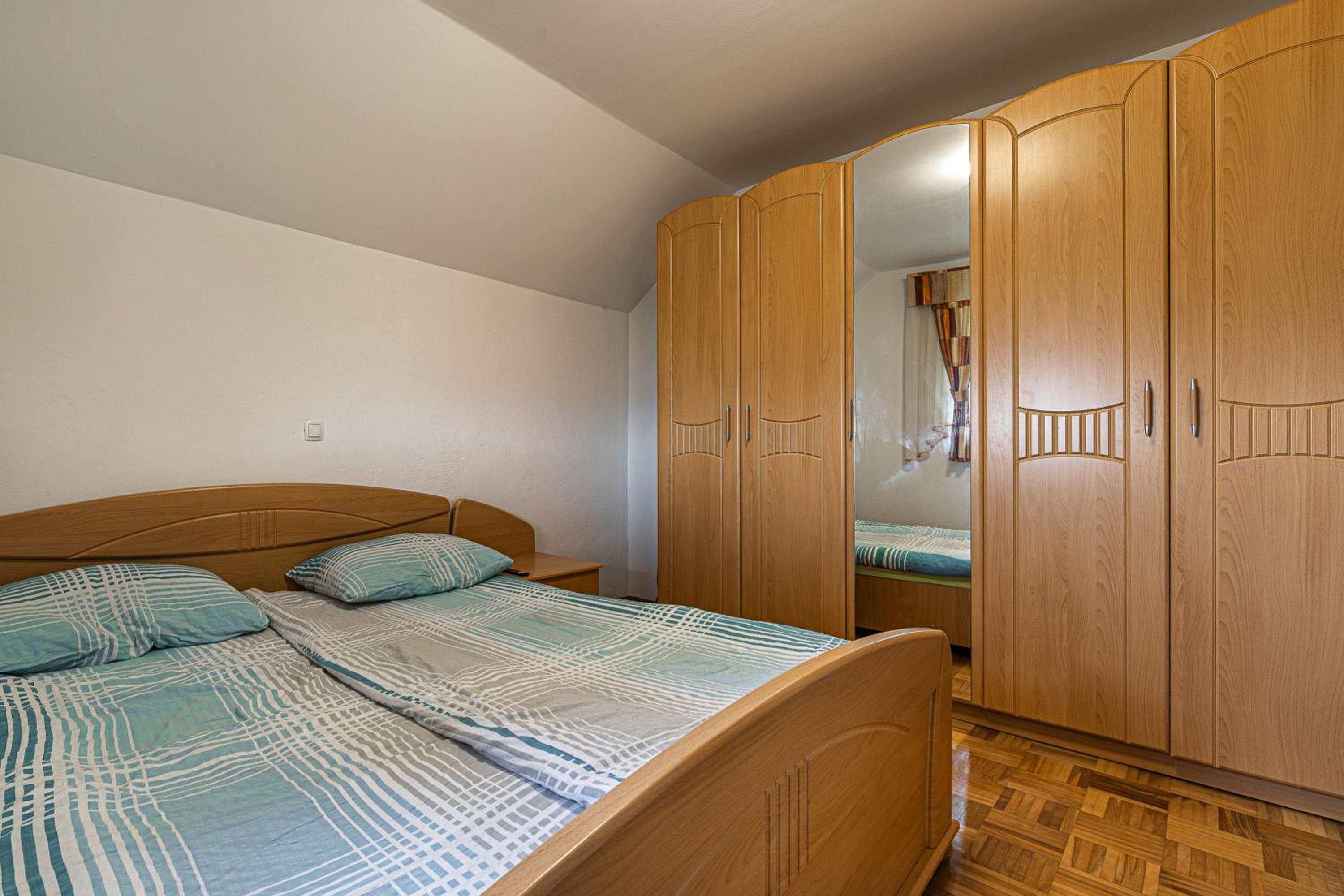 Vineyard Cottage Ucman - Happy Rentals
