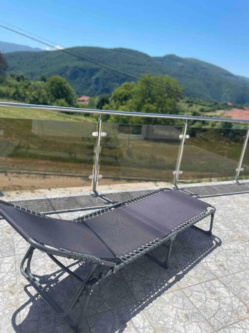 Vila Prvi, Carevo Polje