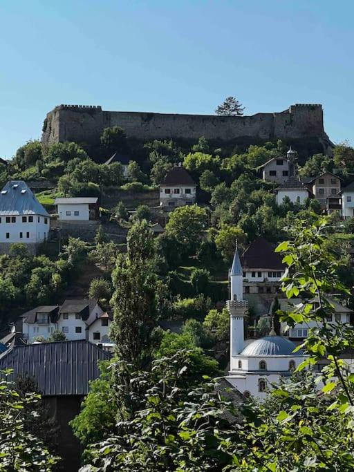 Vila Prvi, Carevo Polje