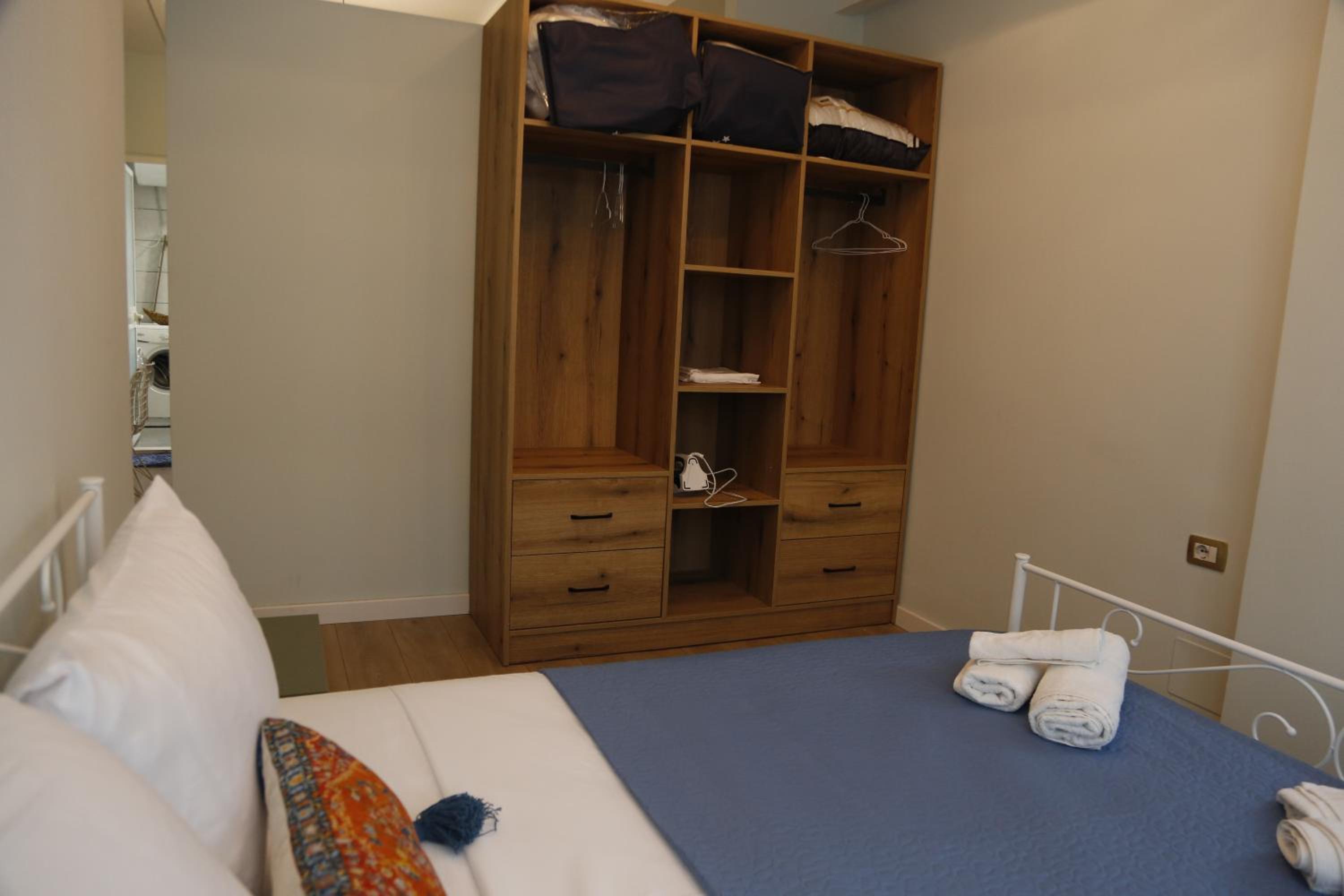 Illyrian studio apartment 2