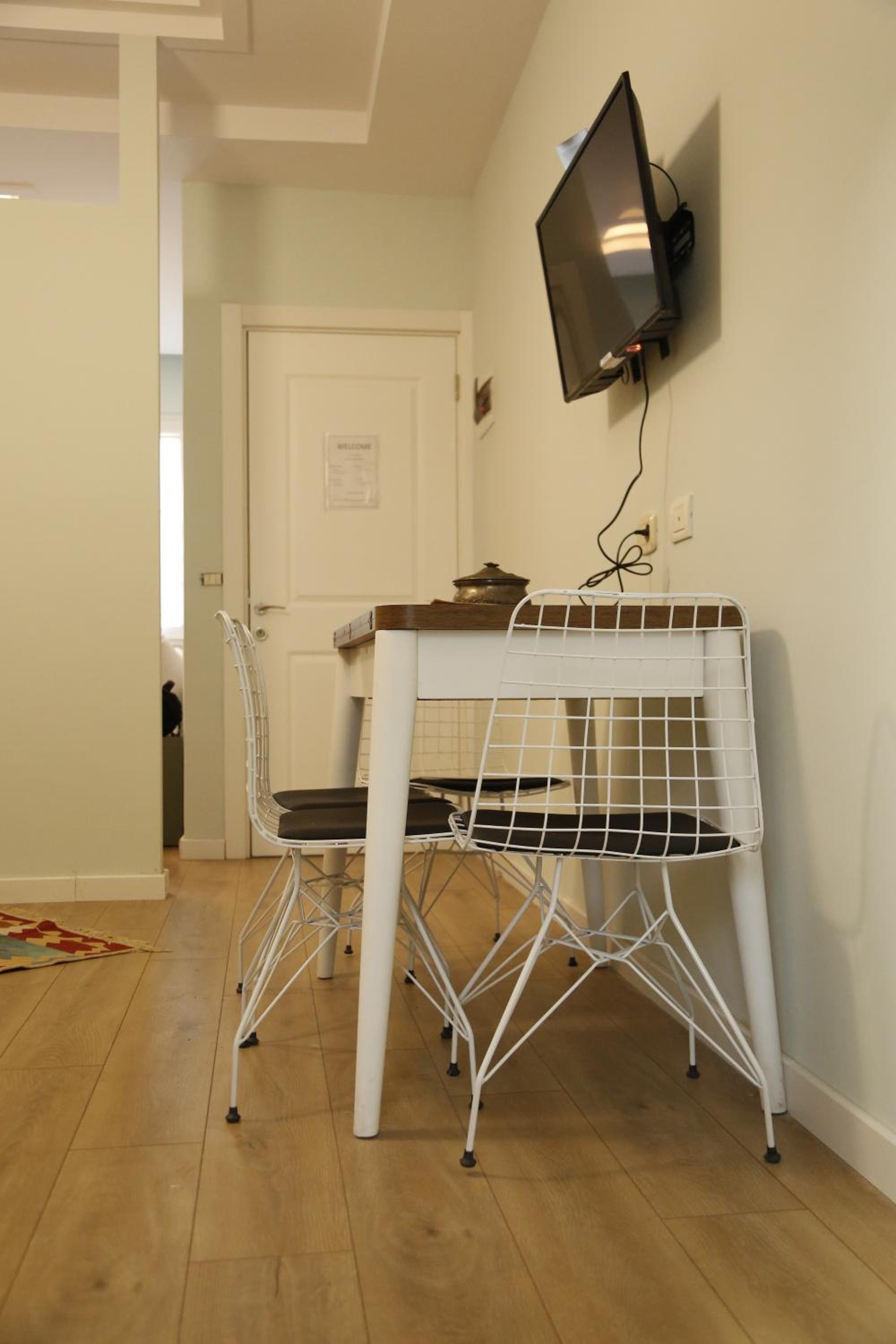 Illyrian studio apartment 2