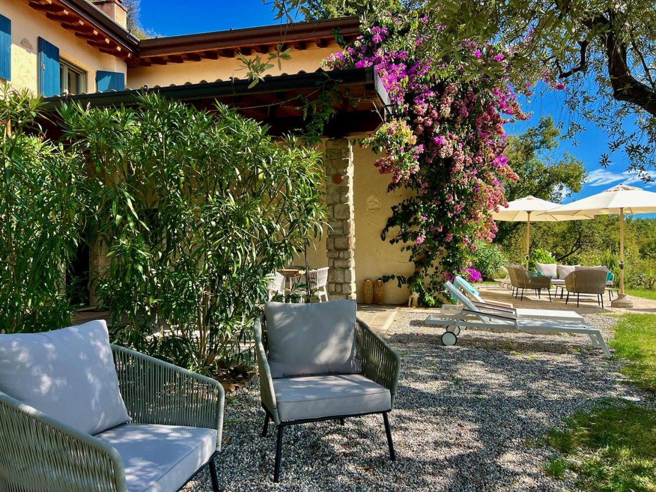 Neu- Villa Ventinove zauberhaft renovierte Landhausvilla mit traumhaftem 180-Seeblick und Park view 4