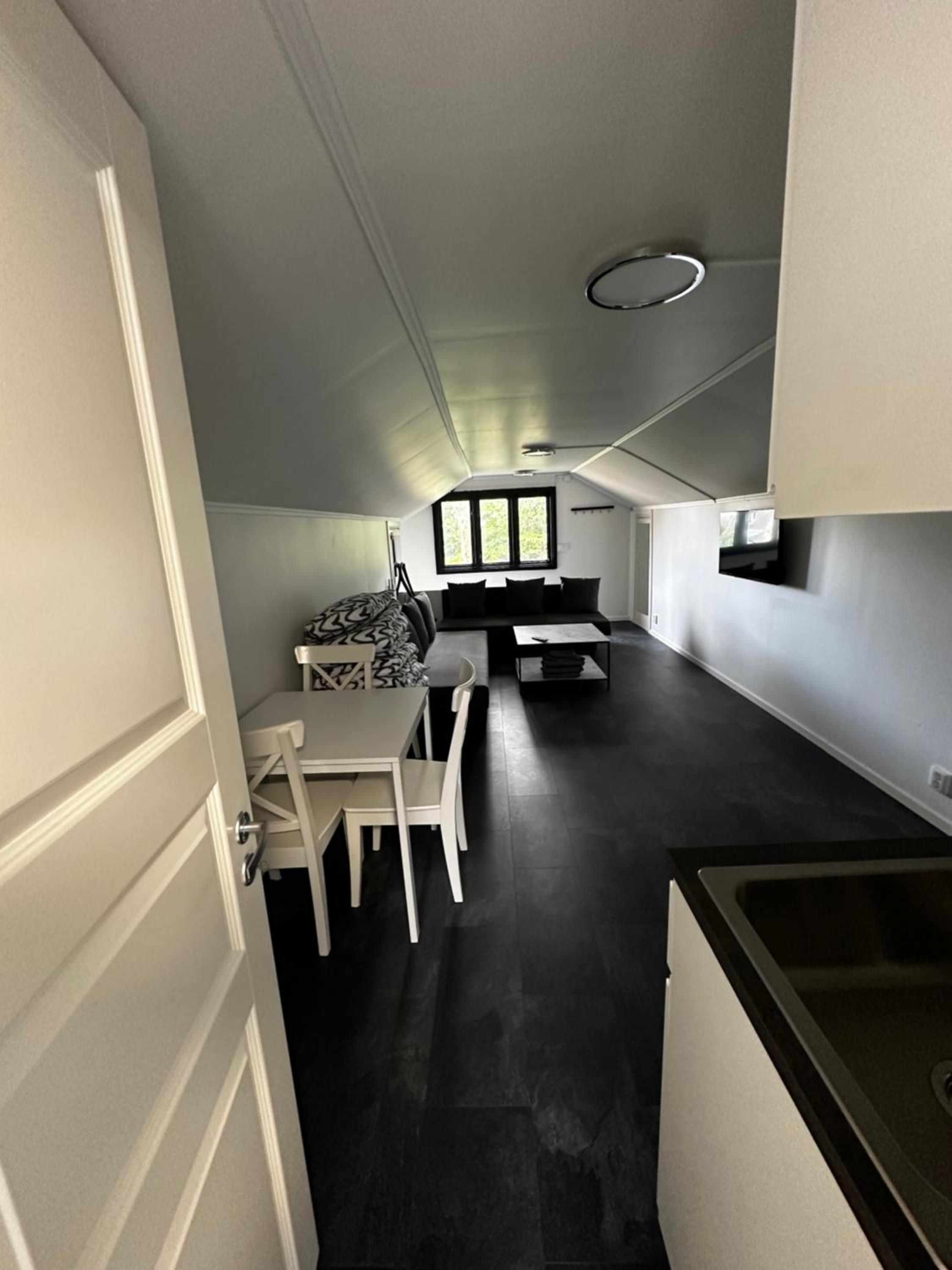Luxurious apartment near citycenter view 5