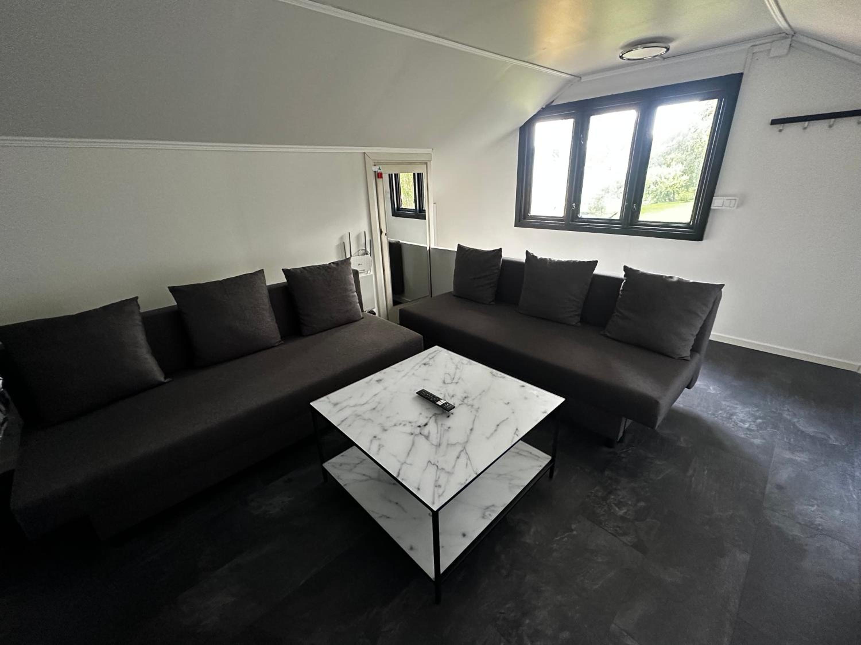Luxurious apartment near citycenter view 2