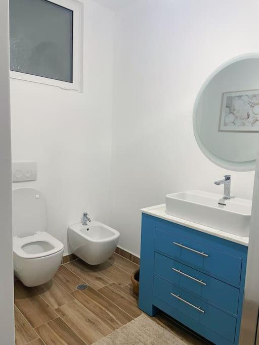 Large Renovated Beachside Apt, w/ wi-fi & Netflix
