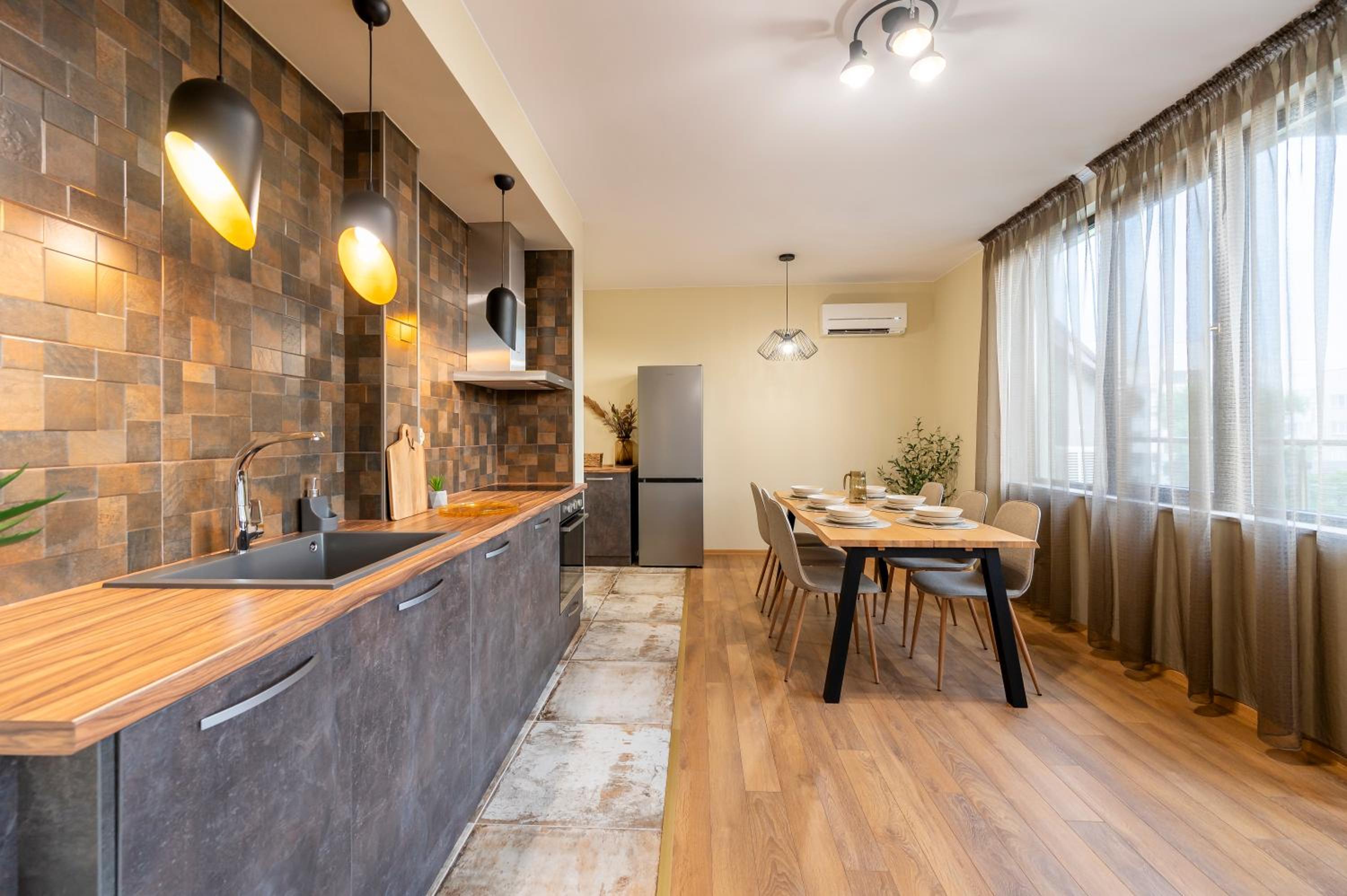Three Lilies Apartments