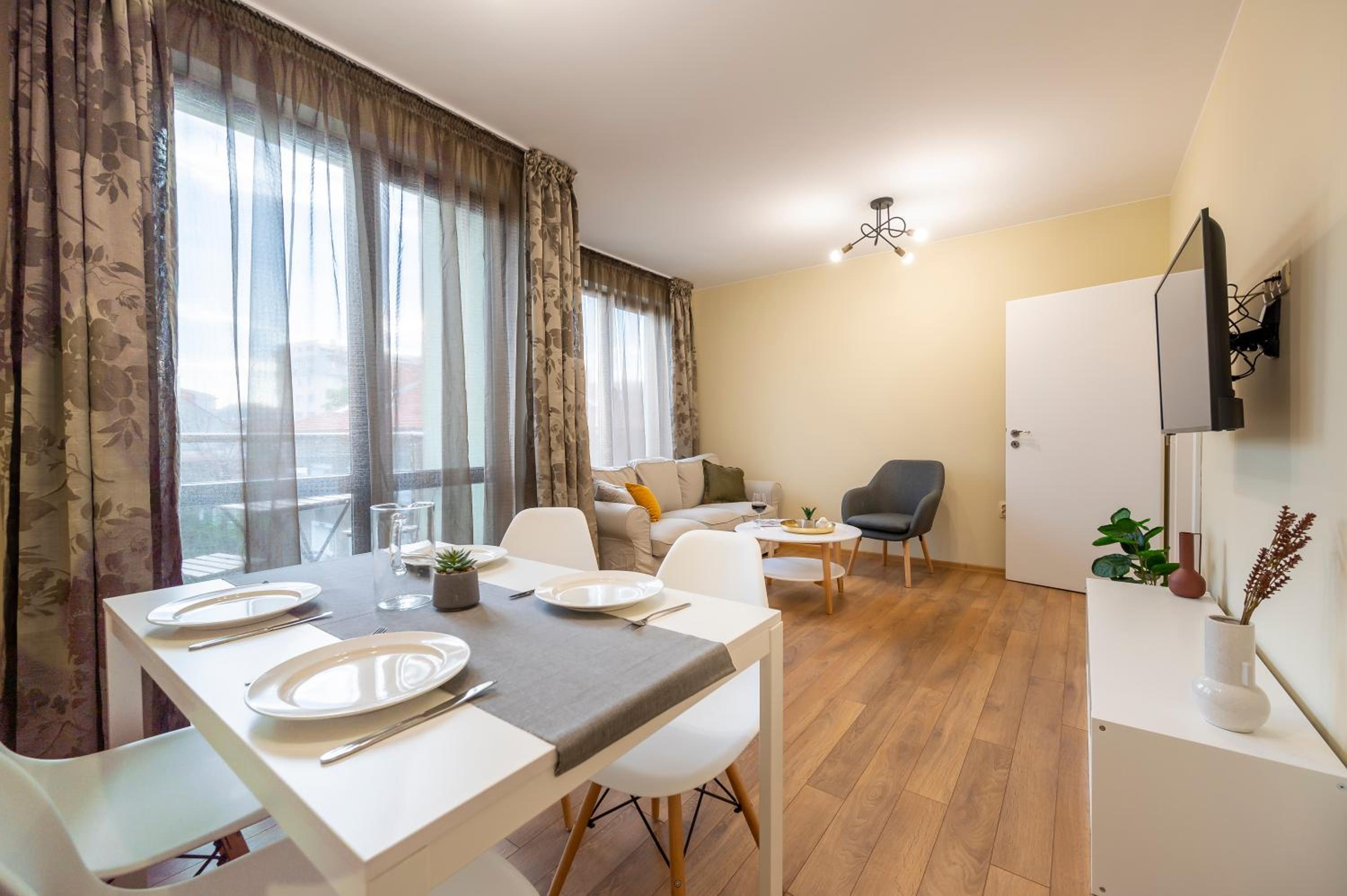 Three Lilies Apartments