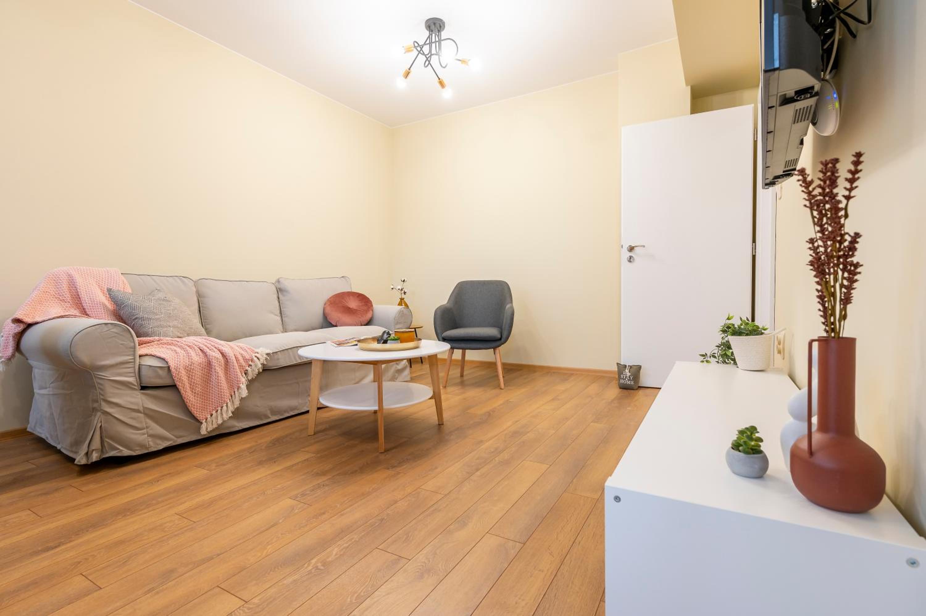 Three Lilies Apartments