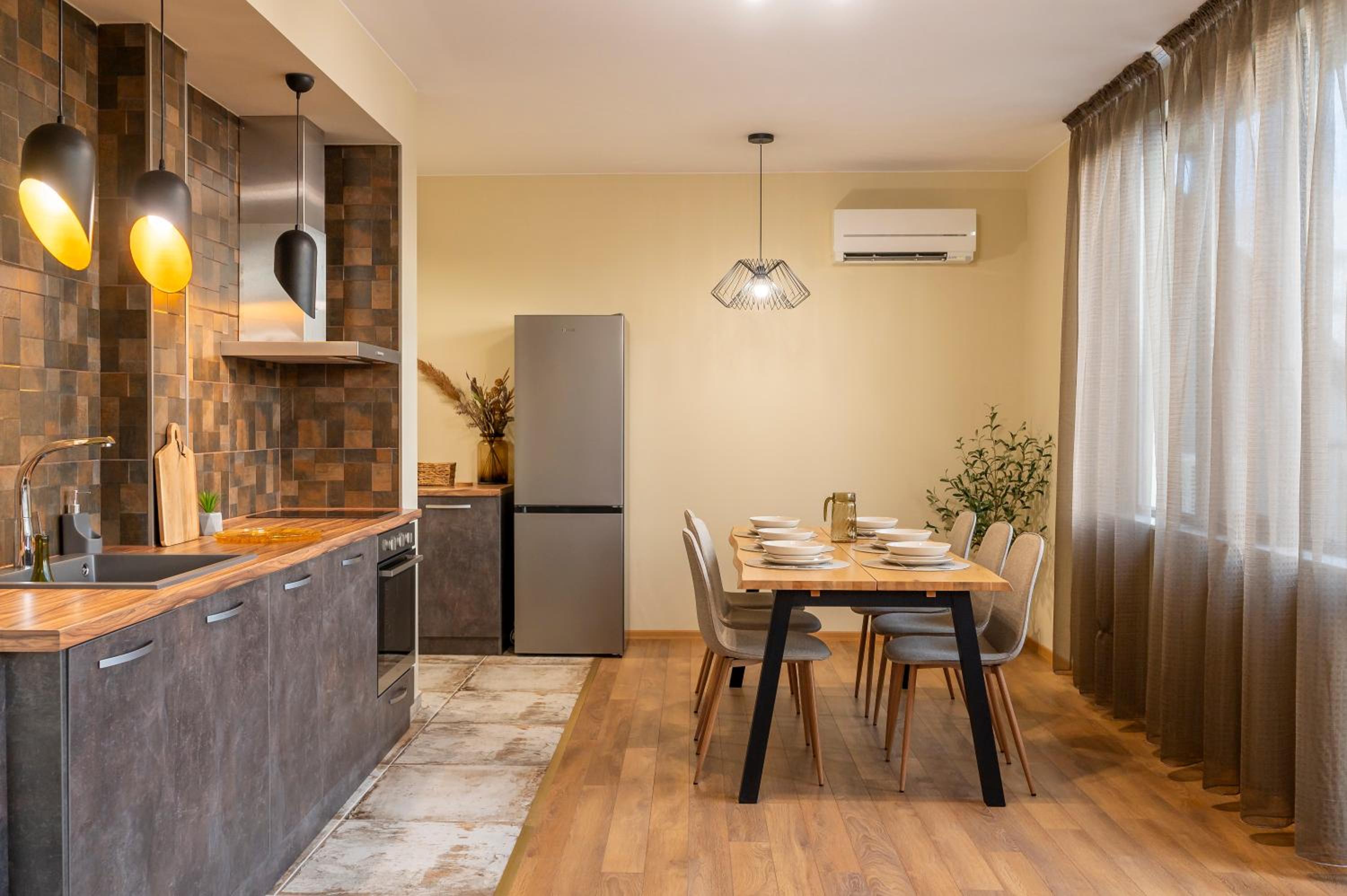 Three Lilies Apartments