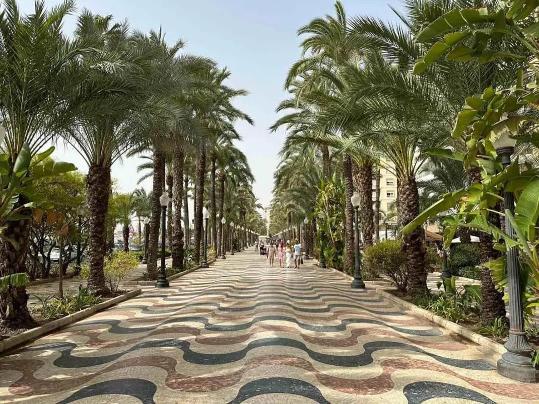 Apartamentos Playa Postiguet Alicante