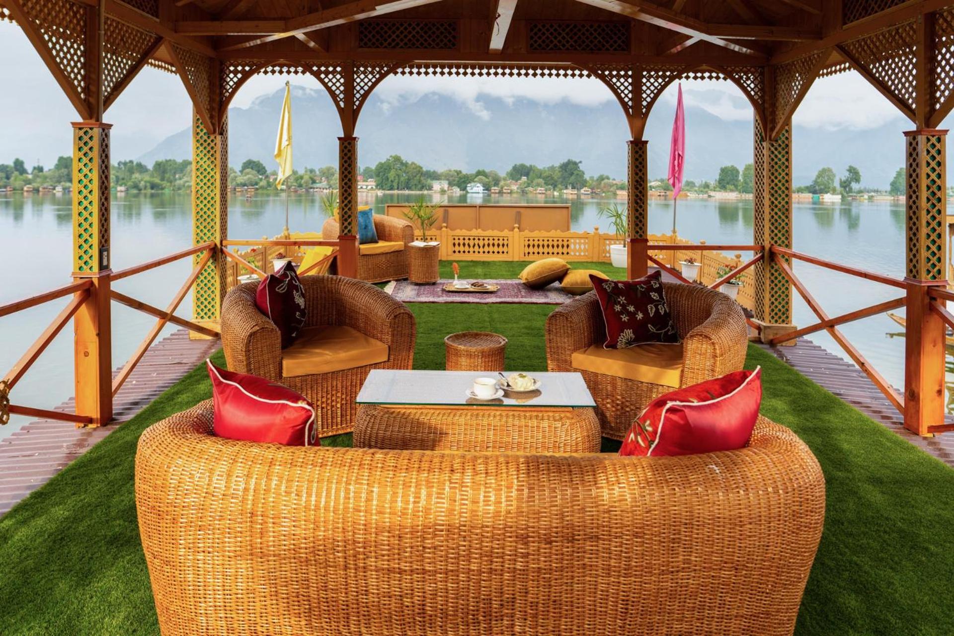 LohonoStays Harmukh Houseboat