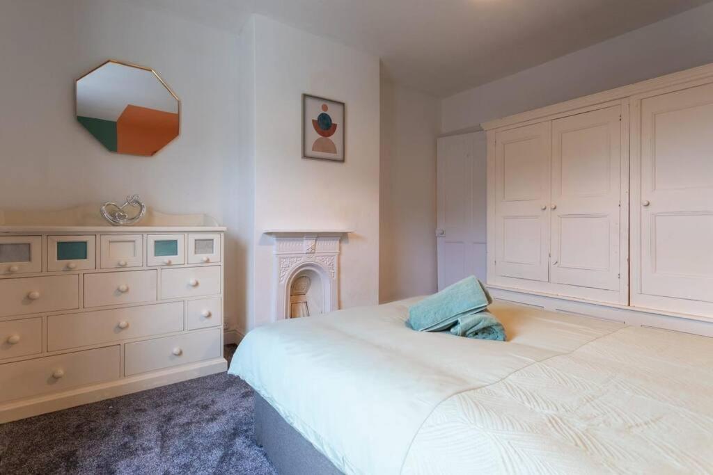Cosy home in City Centre view 3