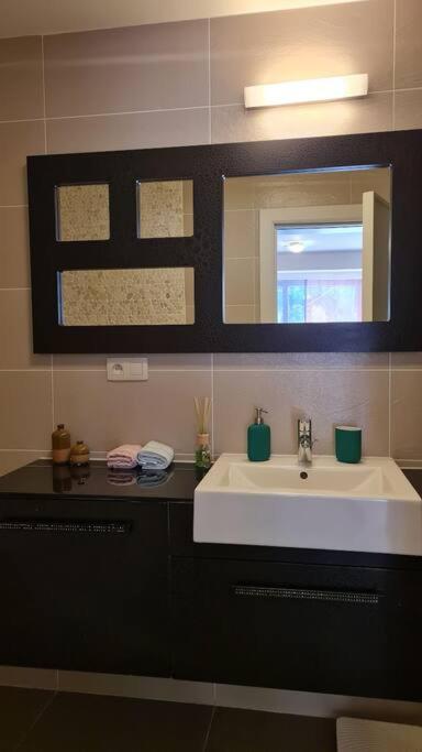 Lux & Cozy Apt + Garden +Jaccuzi