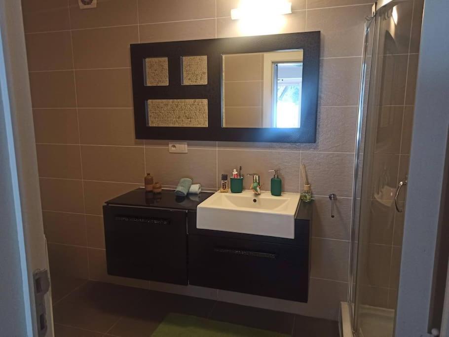 Lux & Cozy Apt + Garden +Jaccuzi