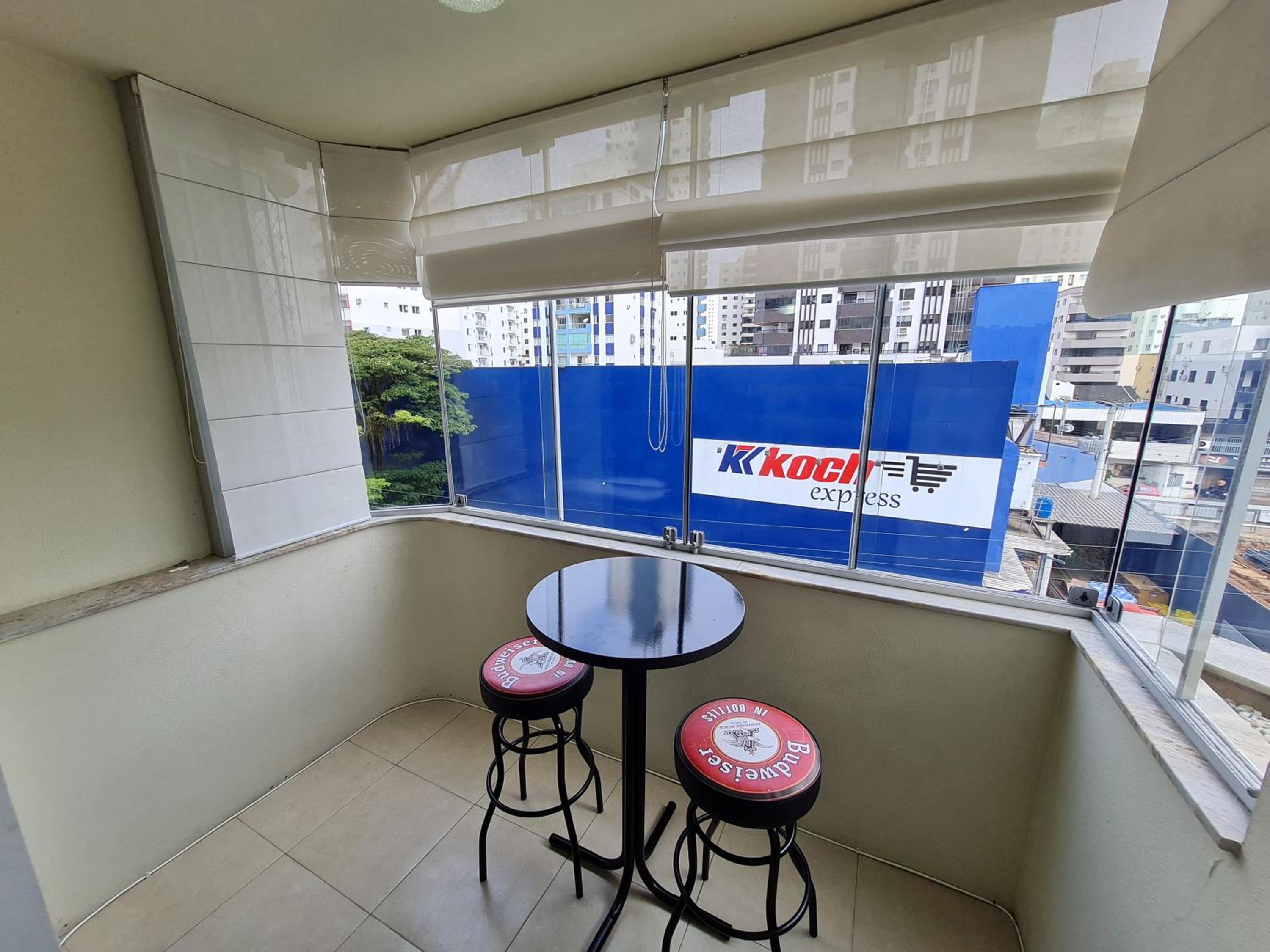 APTO PÉ NA AREIA, FRENTE MERCADO KOCH