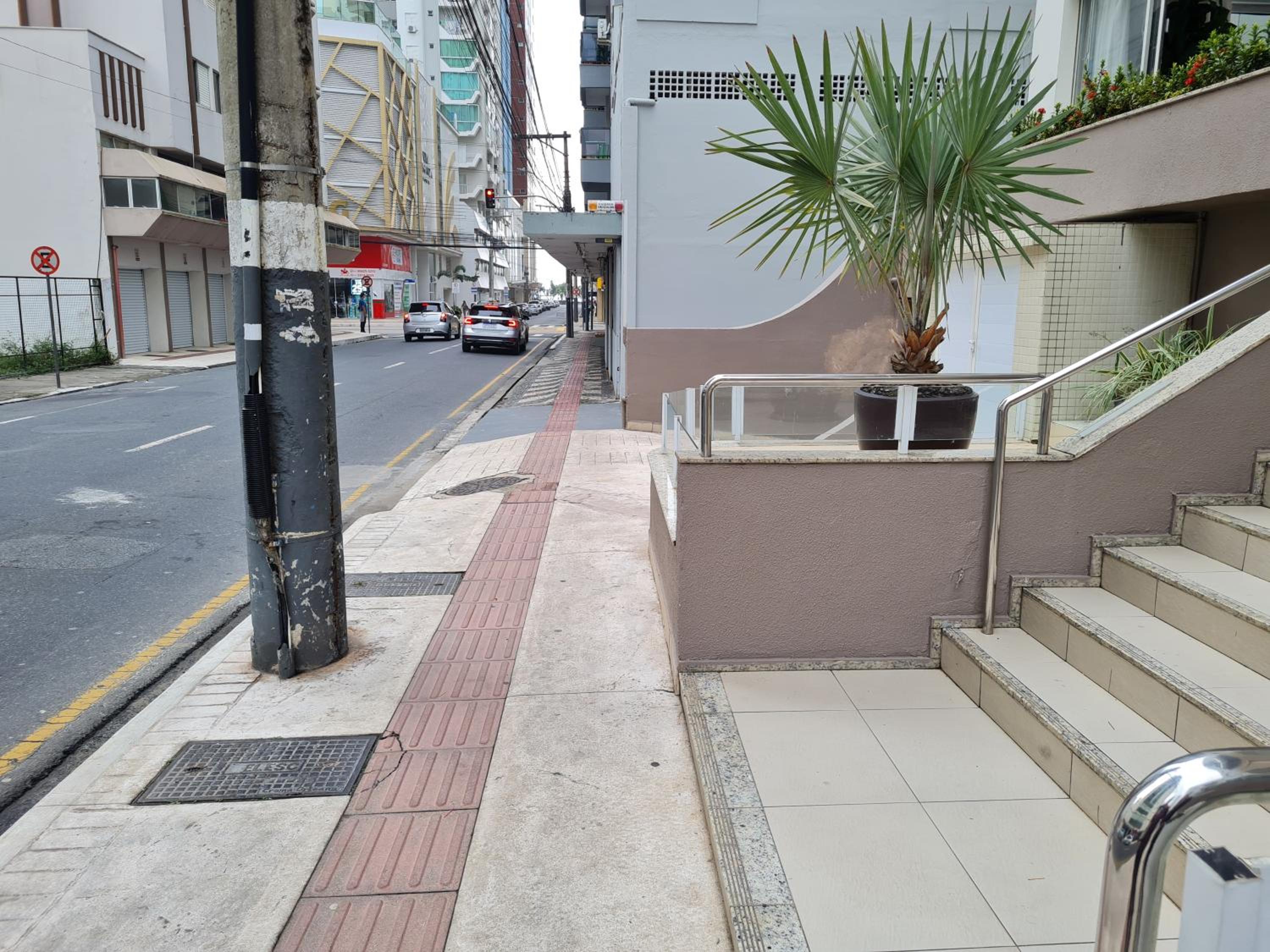 APTO PÉ NA AREIA, FRENTE MERCADO KOCH