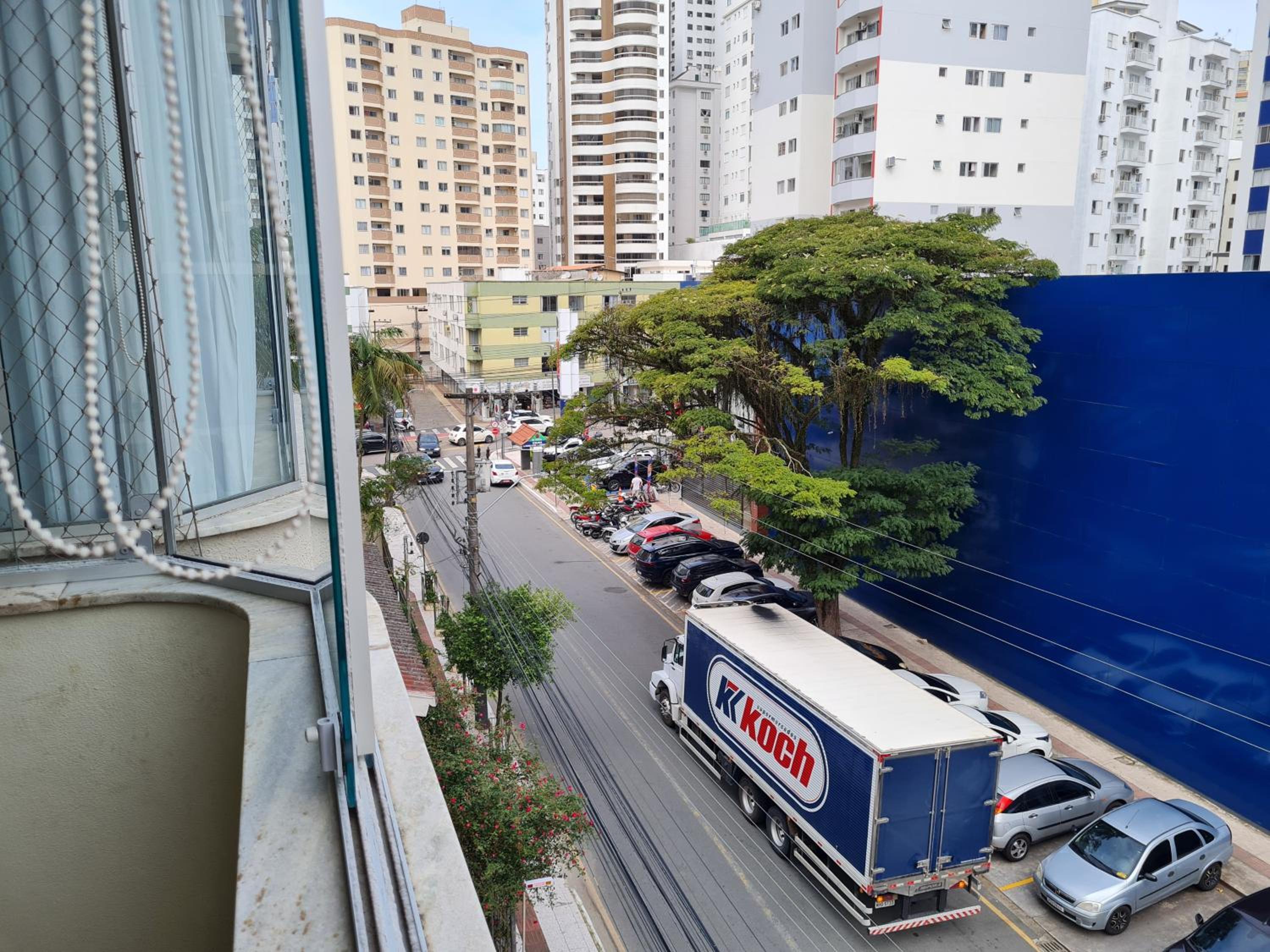 APTO PÉ NA AREIA, FRENTE MERCADO KOCH
