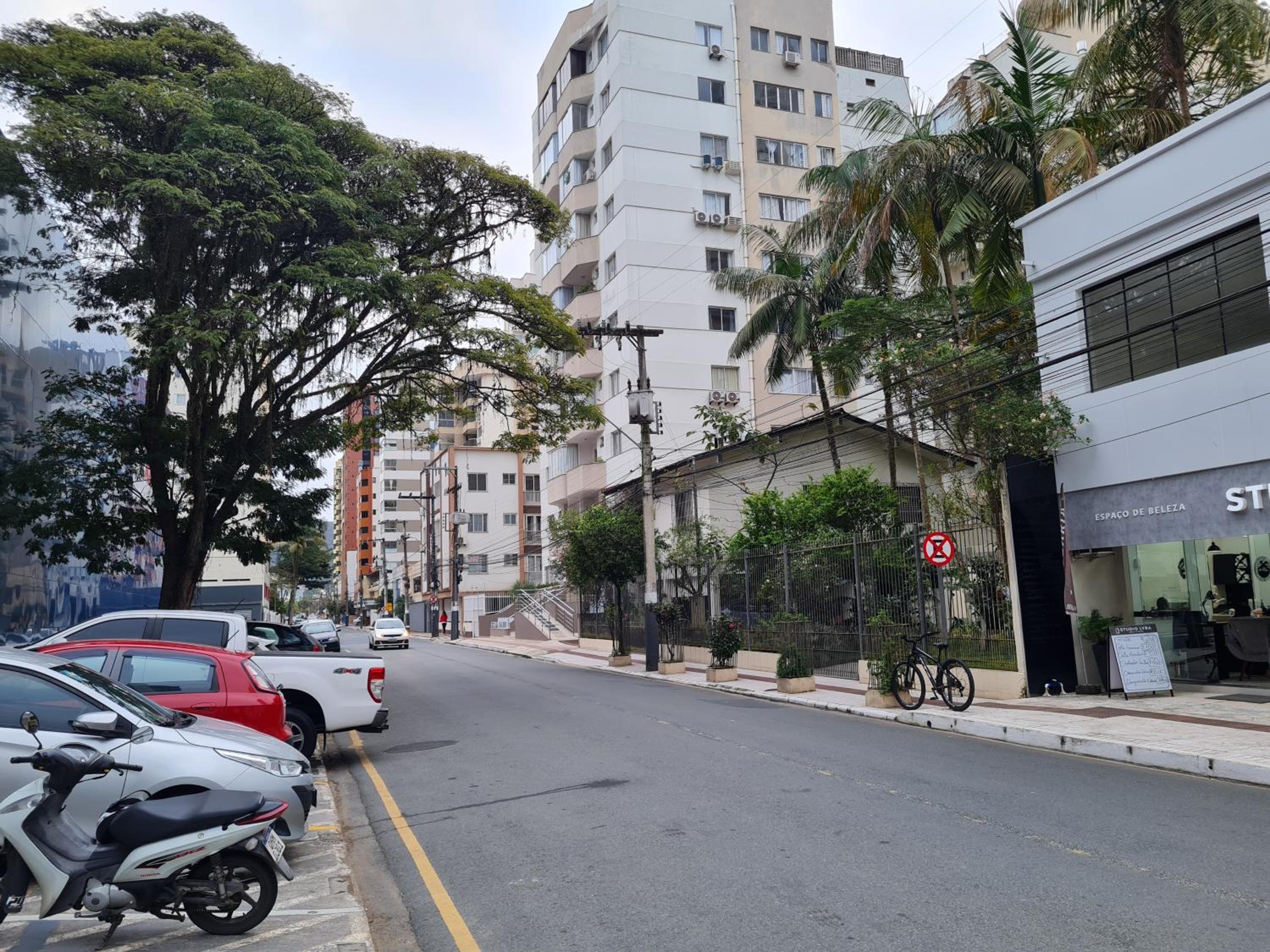 APTO PÉ NA AREIA, FRENTE MERCADO KOCH