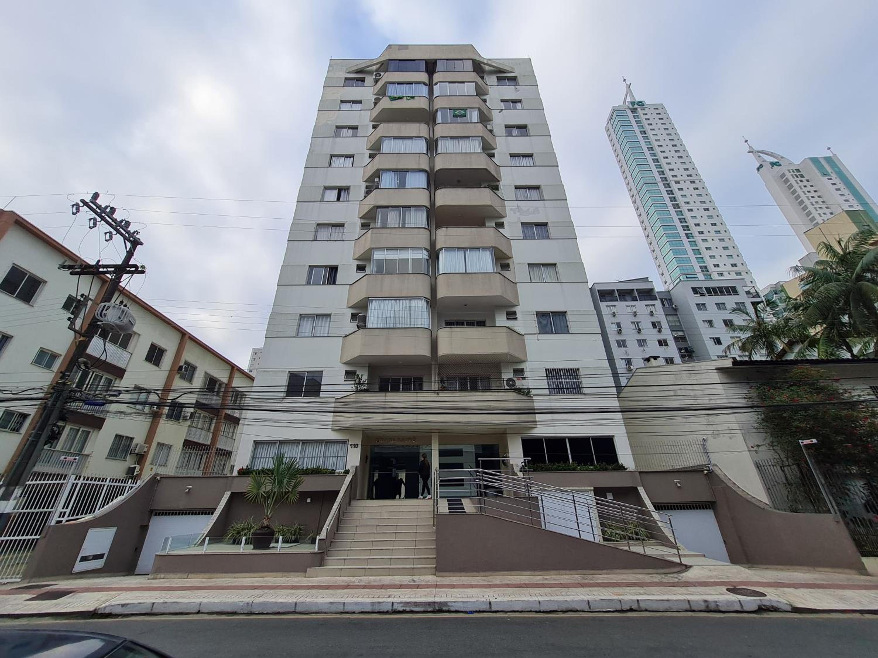 APTO PÉ NA AREIA, FRENTE MERCADO KOCH