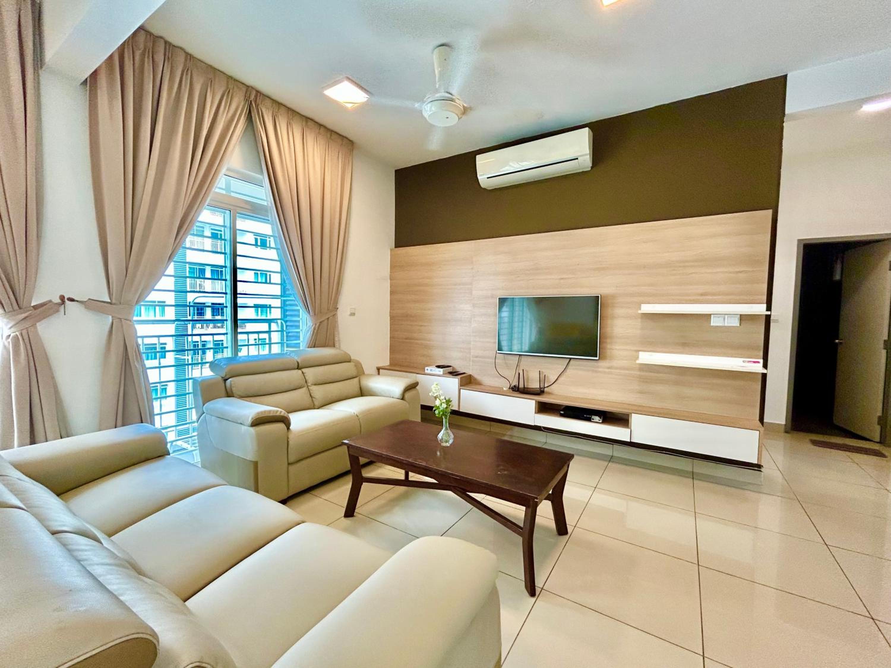 Cozy Home 1-9pax near MSU, Stadium Shah Alam Sec13 photo 1