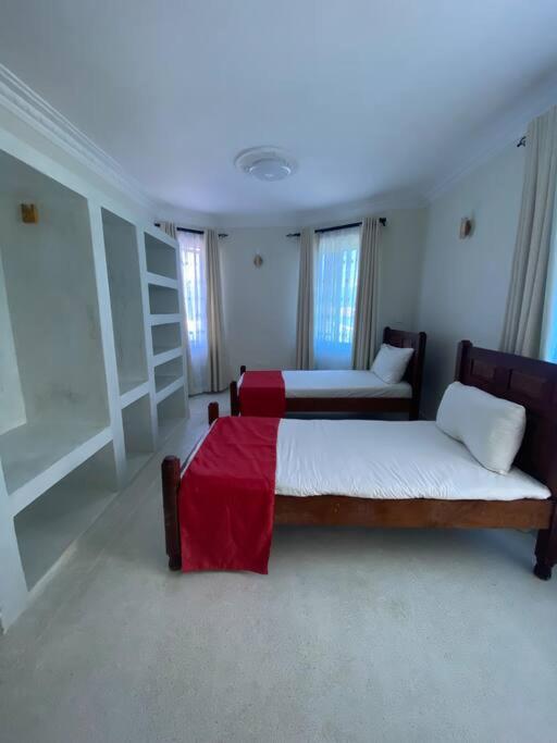 Apt 3 Diani Escape view 3
