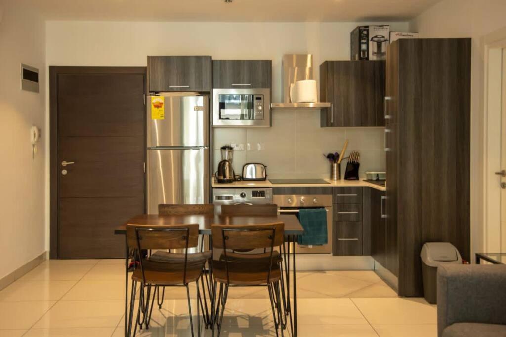 Paradise 1 bedroom Apartment @Embassy Gardens