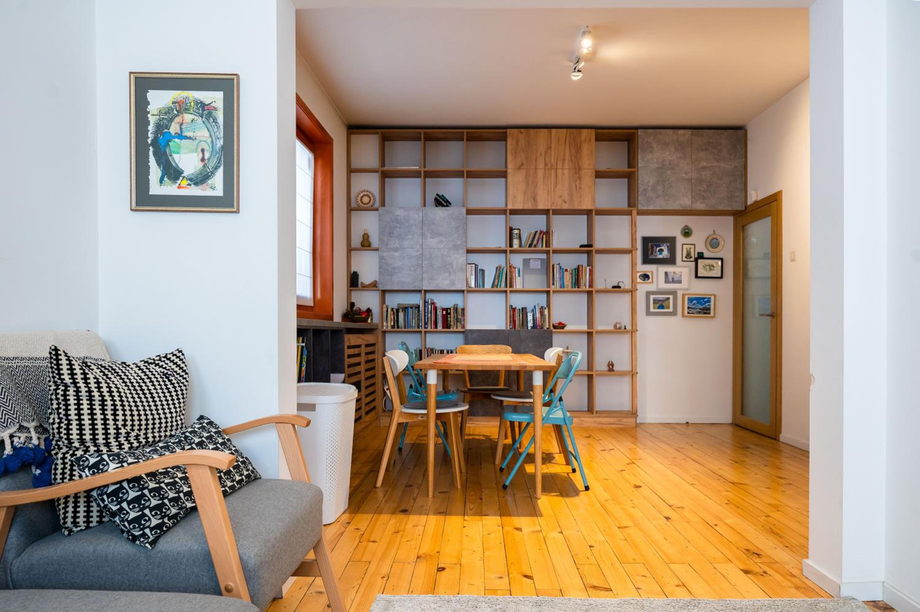 Colorful Getaway right next to NDK by Flat Mаnager
