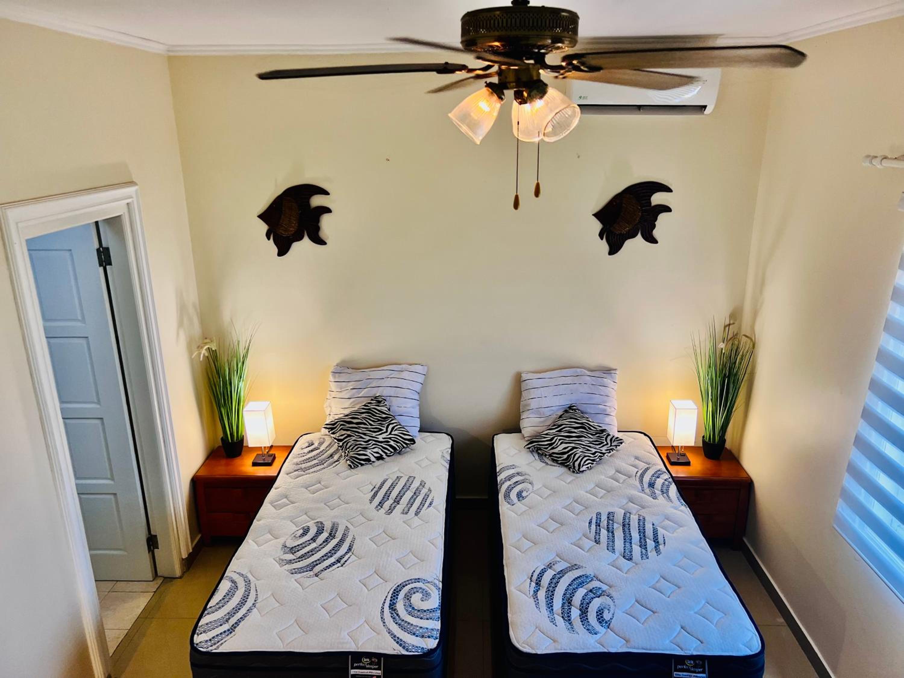 Eagle Beach Aruba Breeze Condominium Lime