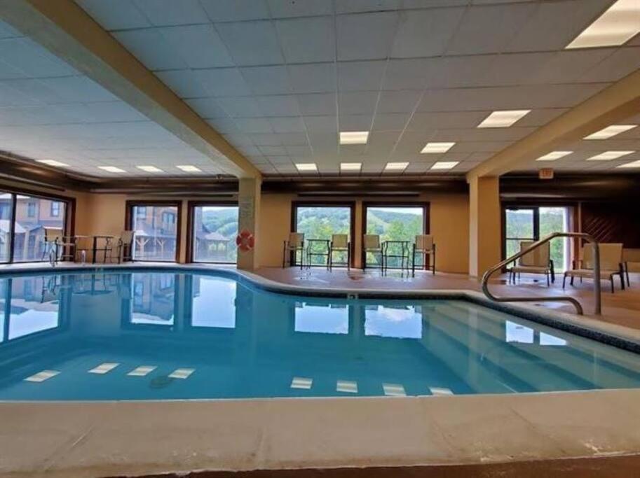 Mt Snow Condo with Pool Mountain Views Half Mile to Mtn view 5