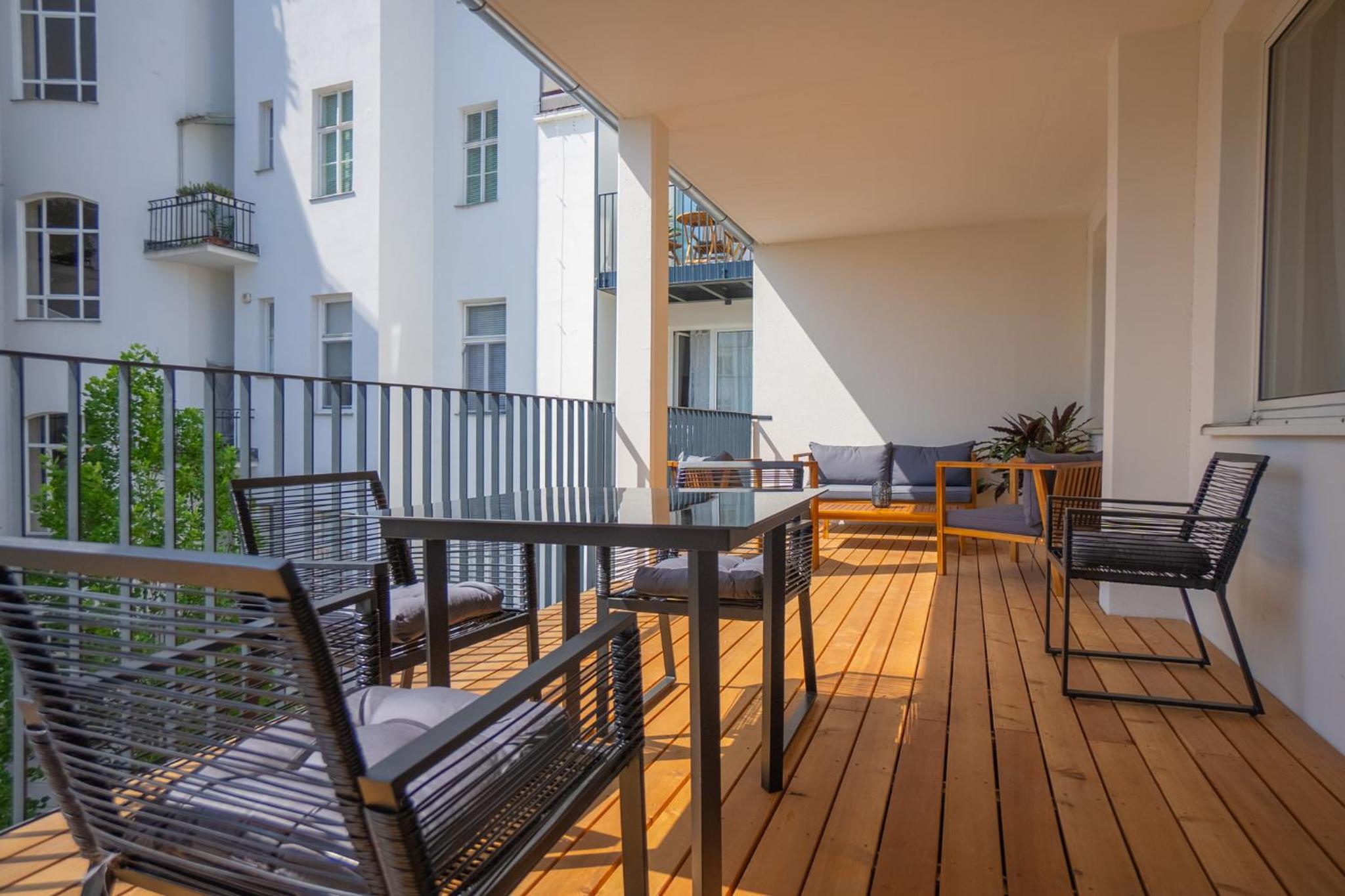 Bright stylish apartment with a huge terrace in a top location