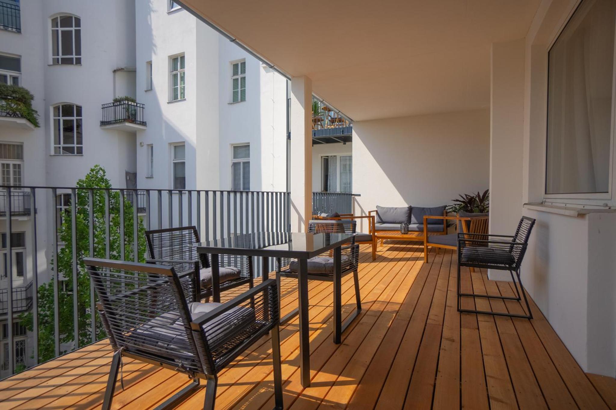 Bright stylish apartment with a huge terrace in a top location