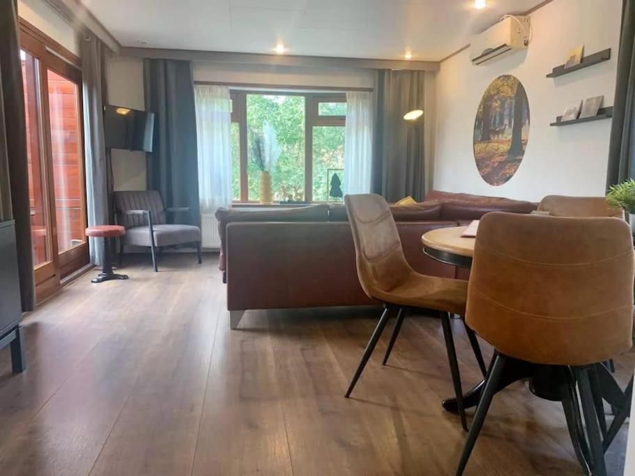 Chalet op Vakantiepark Dennerhode view 2