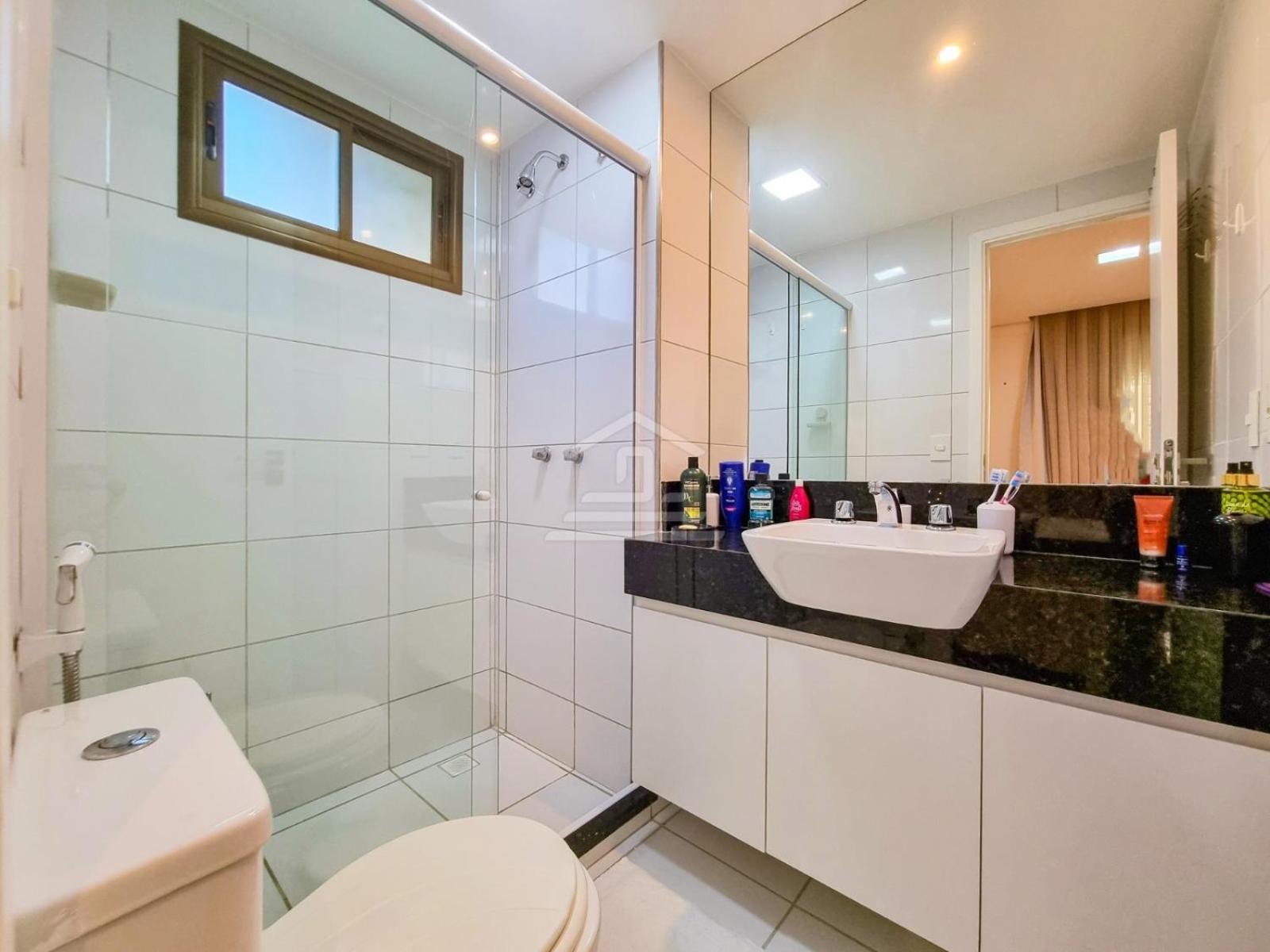 Riviera Beach Place And Manhattan Golf Residence Up to 6 Adults and 3 Children