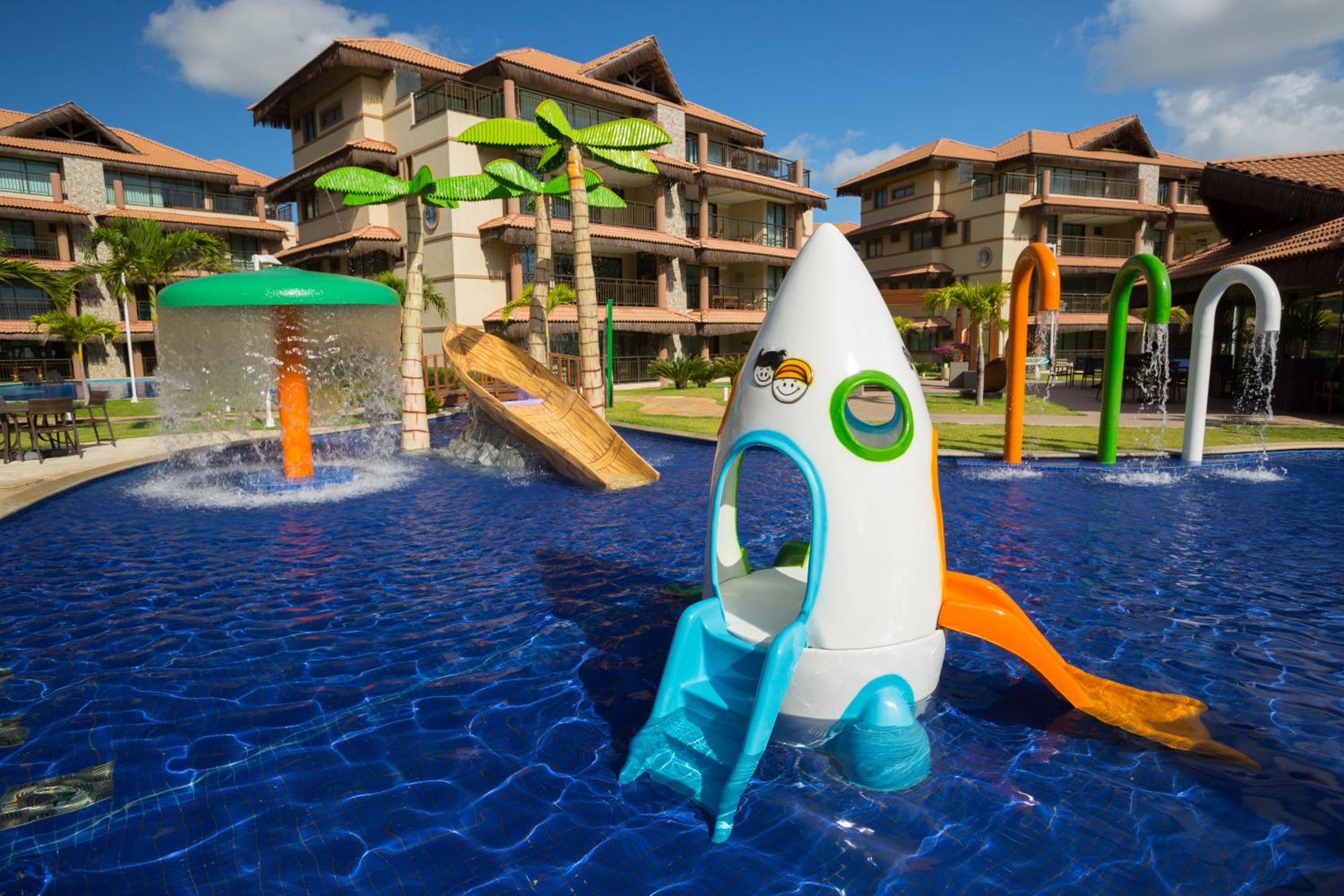 Riviera Beach Place And Manhattan Golf Residence Up to 6 Adults and 3 Children