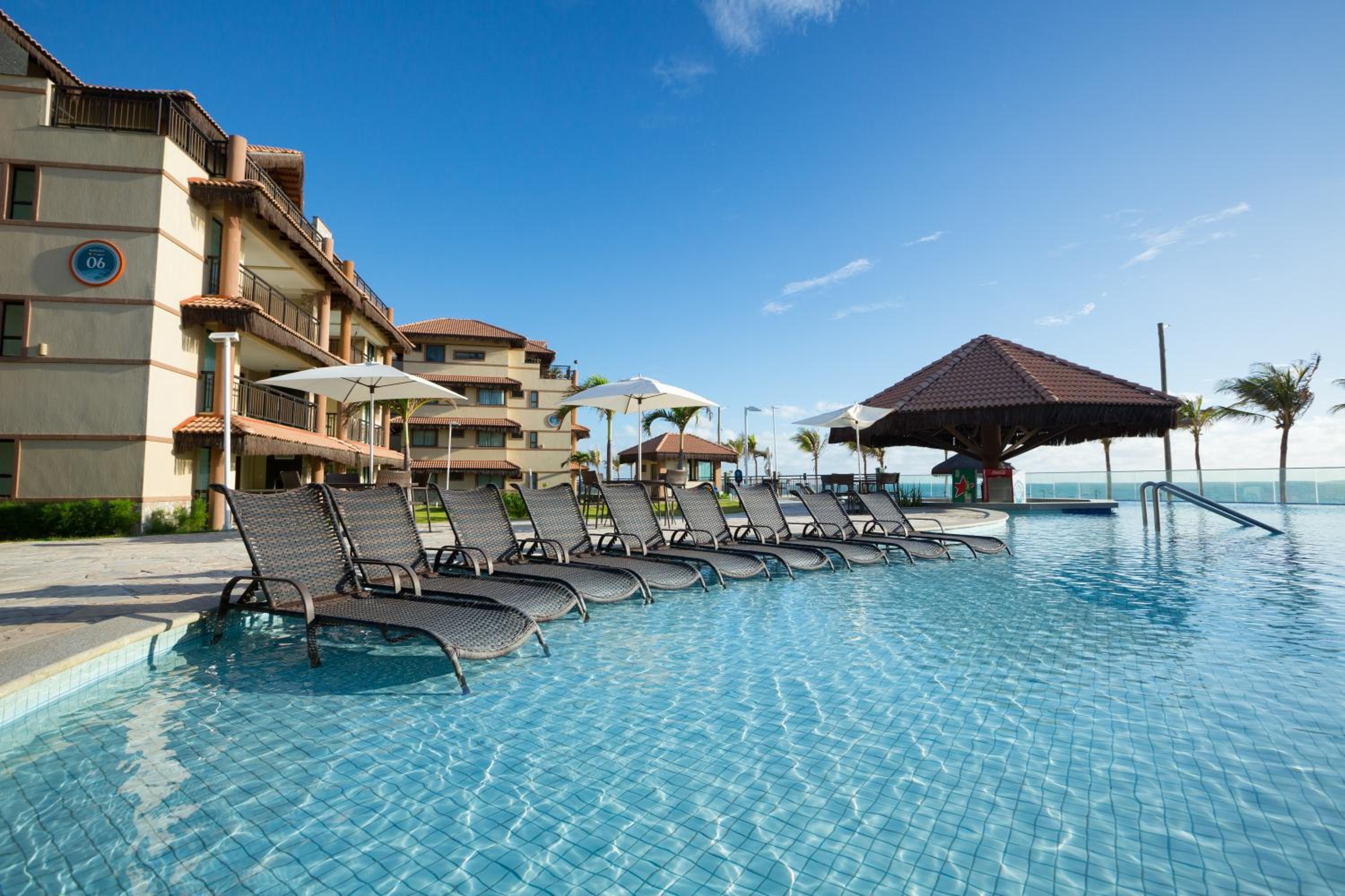 Riviera Beach Place And Manhattan Golf Residence Up to 6 Adults and 3 Children