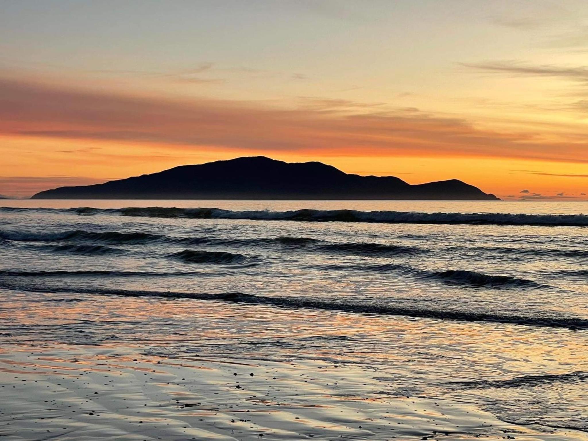 The Beachsider - Te Horo Beach Holiday Home