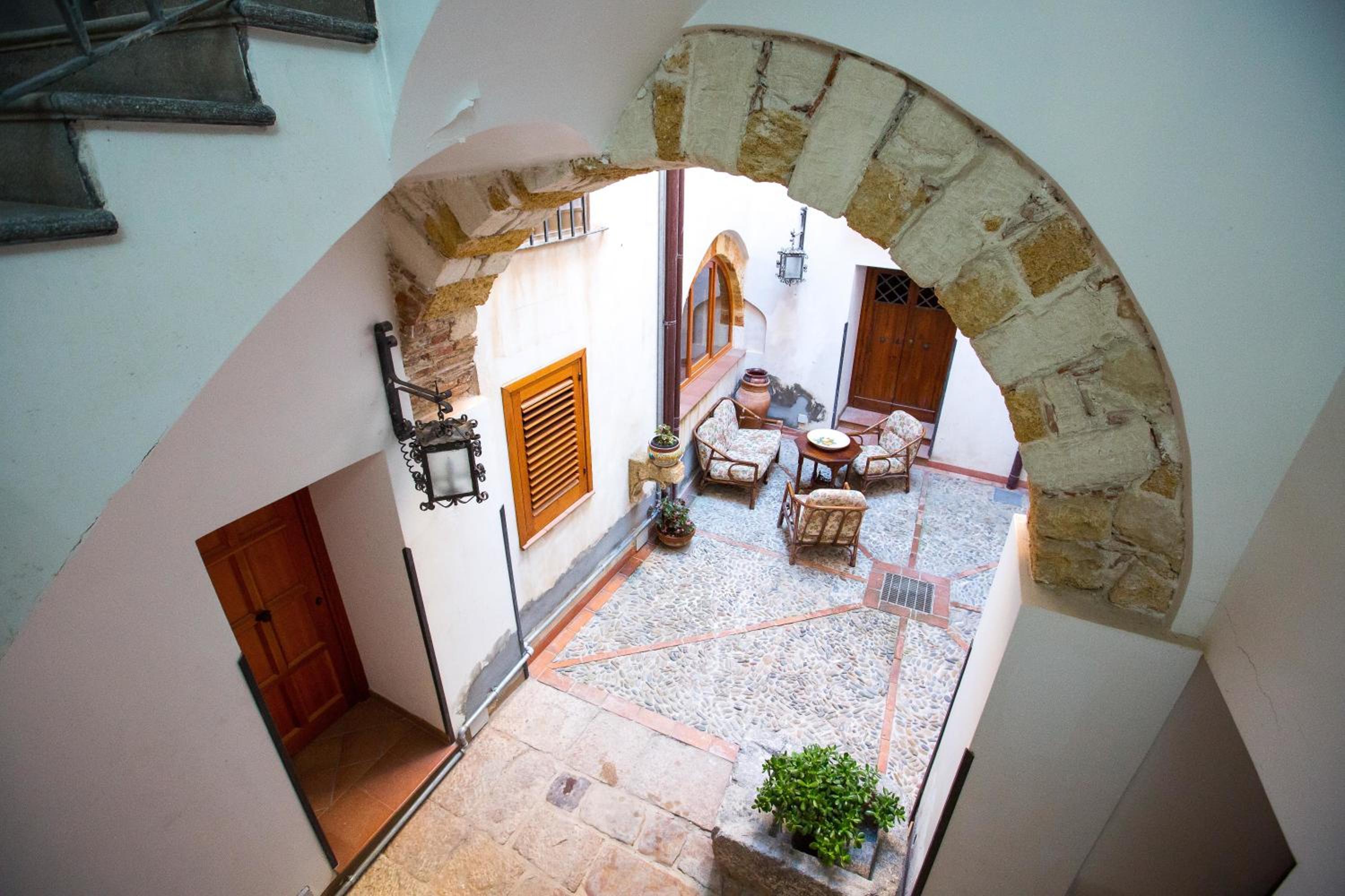 Palazzo Raho en Cefalù — other