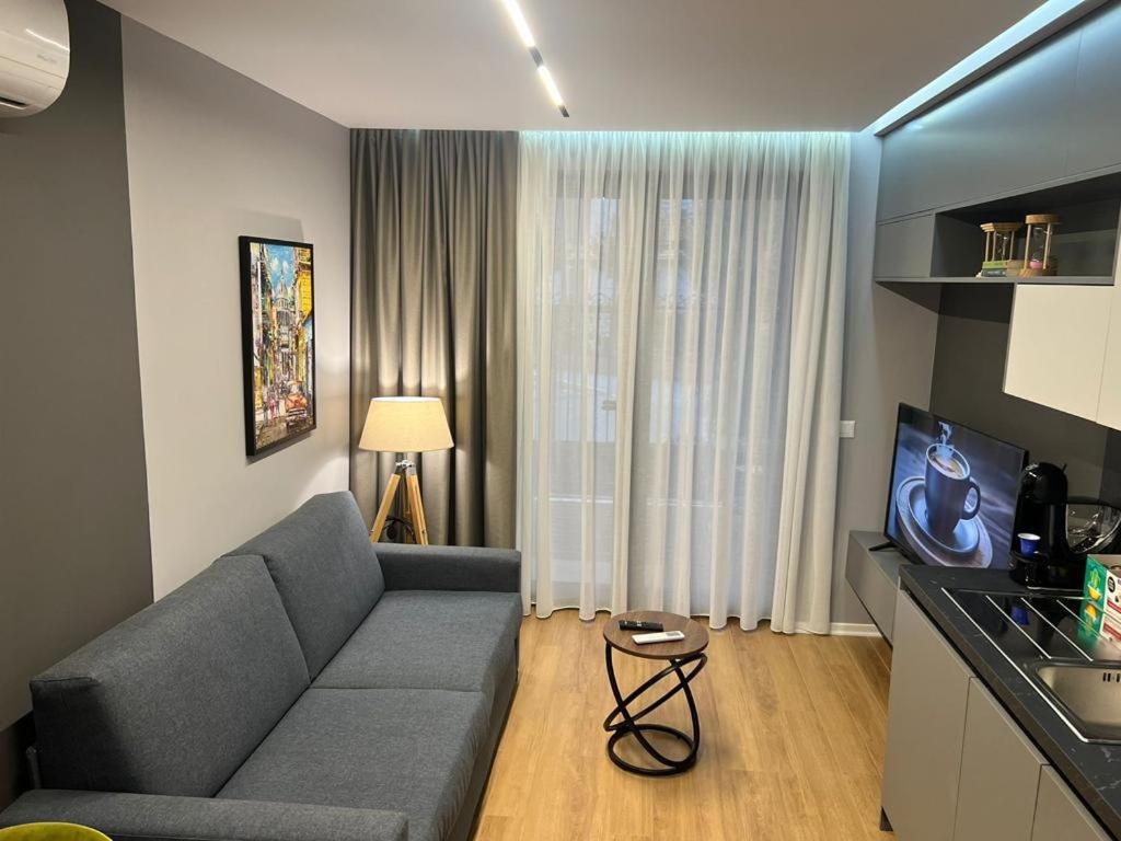 Dan apartment Tirana
